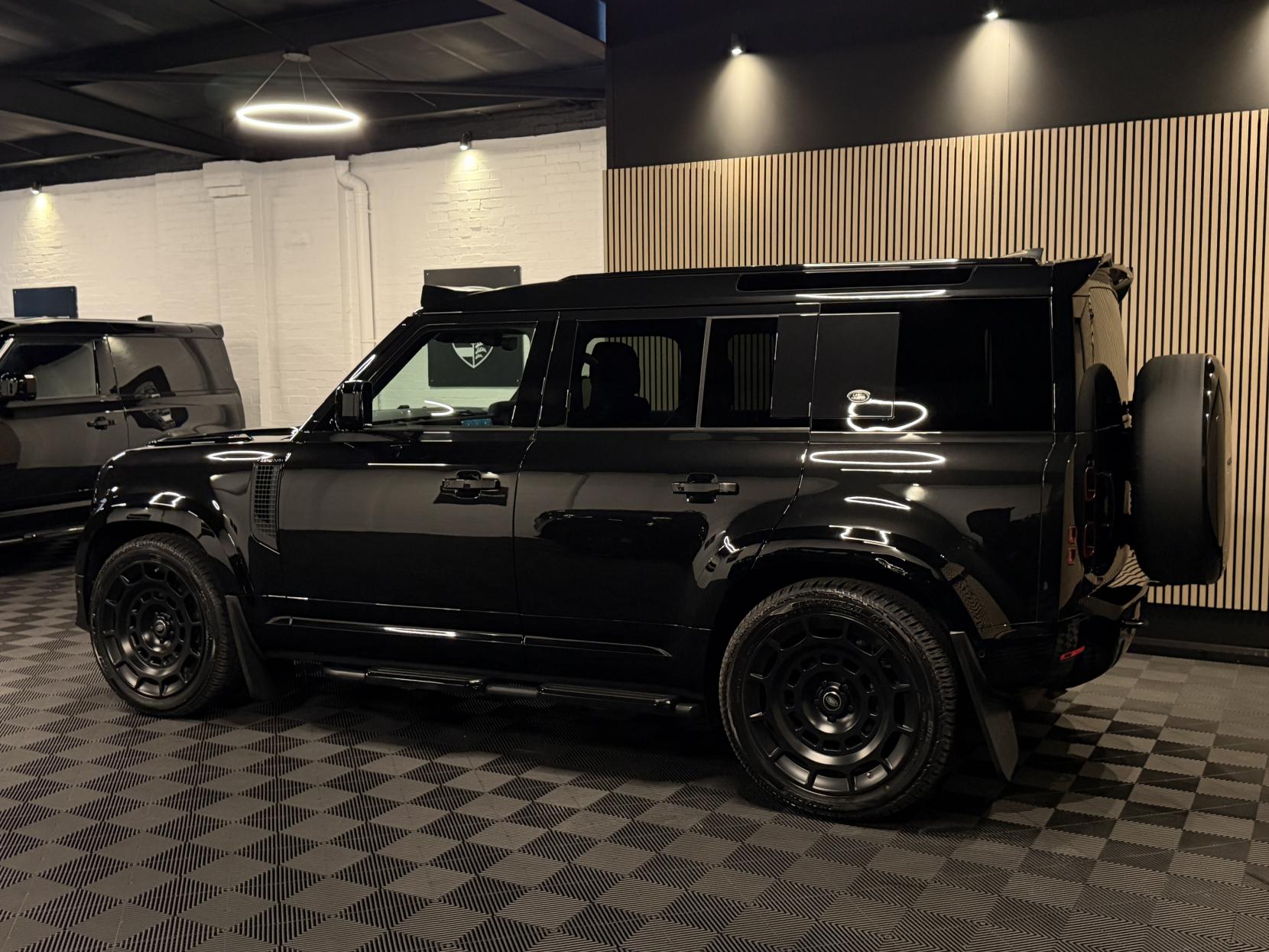 Land Rover Defender 110 3.0 D250 MHEV X-Dynamic SE SUV 5dr Diesel Auto 4WD Euro 6 (s/s) (250 ps)