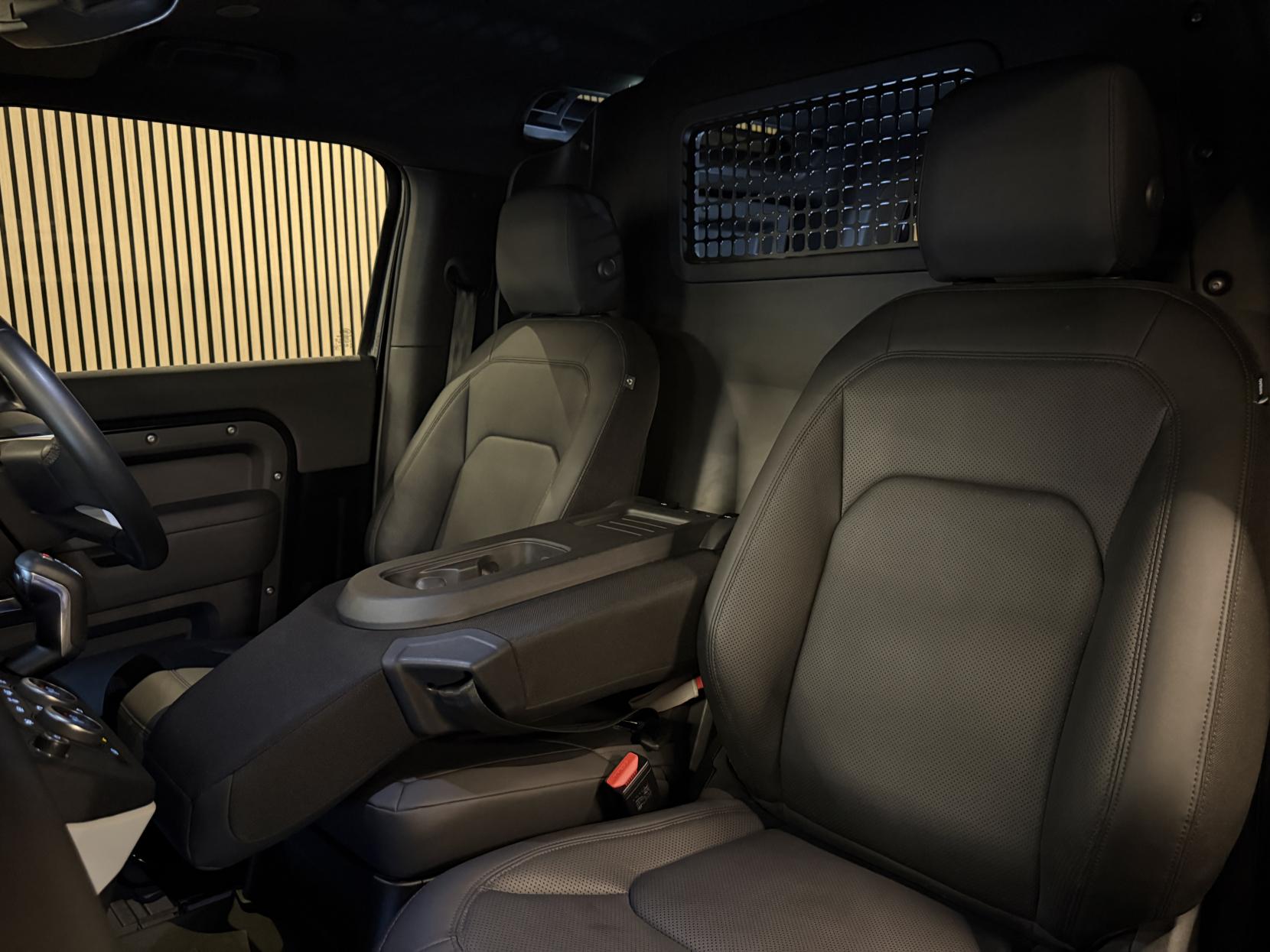 Land Rover Defender 90 3.0 D250 MHEV S Hard Top SUV 3dr Diesel Auto 4WD SWB Euro 6 (s/s) (250 ps)