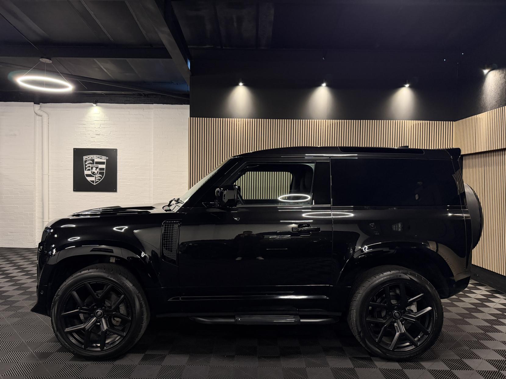 Land Rover Defender 90 3.0 D250 MHEV S Hard Top SUV 3dr Diesel Auto 4WD SWB Euro 6 (s/s) (250 ps)