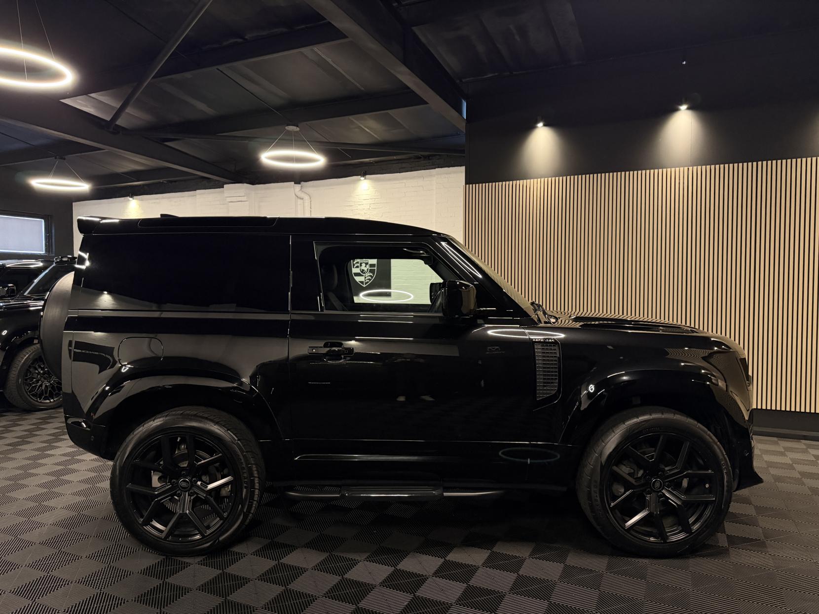 Land Rover Defender 90 3.0 D250 MHEV S Hard Top SUV 3dr Diesel Auto 4WD SWB Euro 6 (s/s) (250 ps)