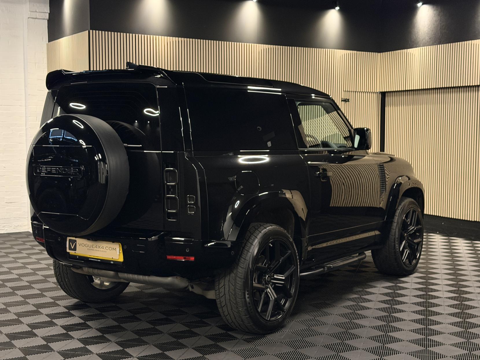 Land Rover Defender 90 3.0 D250 MHEV S Hard Top SUV 3dr Diesel Auto 4WD SWB Euro 6 (s/s) (250 ps)