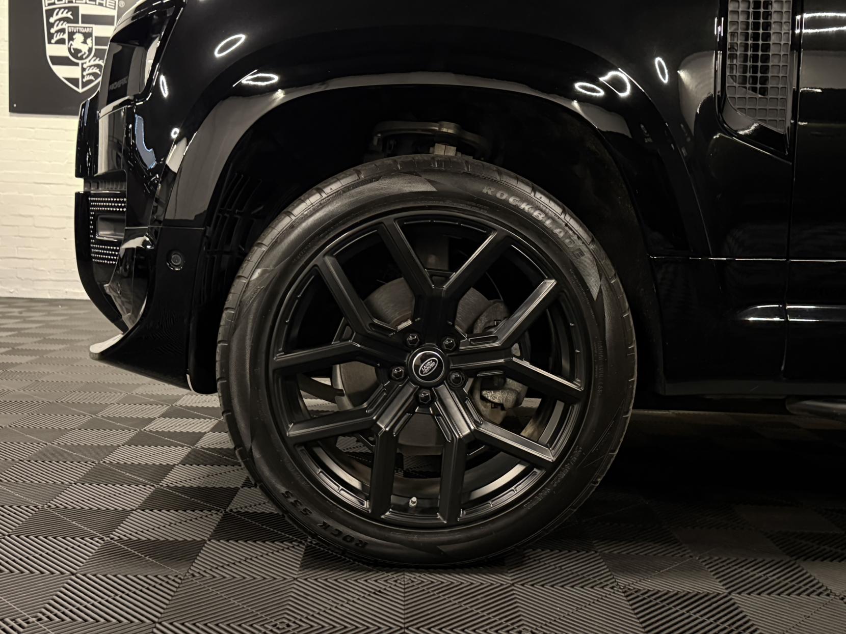 Land Rover Defender 90 3.0 D250 MHEV S Hard Top SUV 3dr Diesel Auto 4WD SWB Euro 6 (s/s) (250 ps)