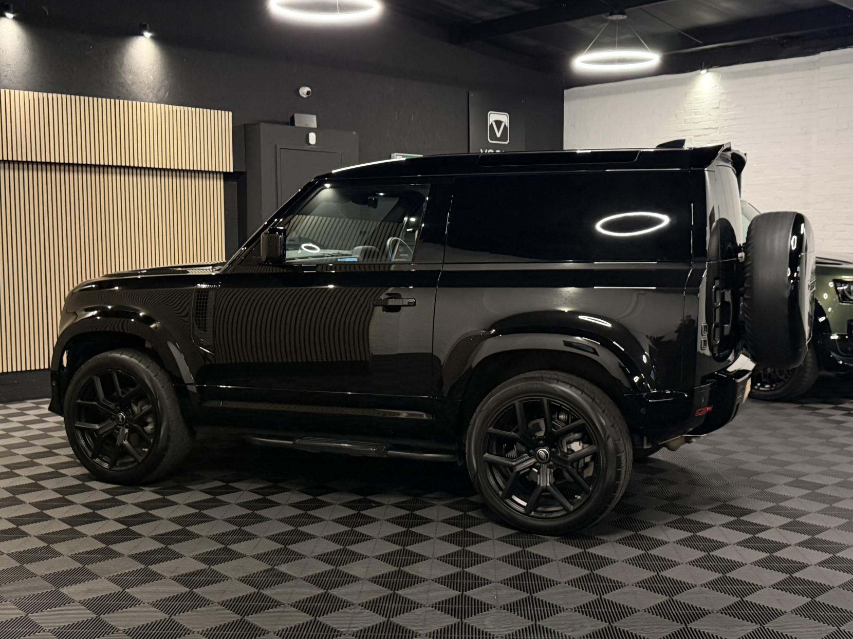 Land Rover Defender 90 3.0 D250 MHEV S Hard Top SUV 3dr Diesel Auto 4WD SWB Euro 6 (s/s) (250 ps)