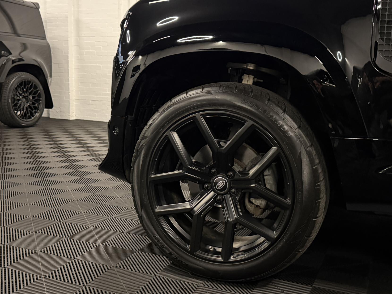 Land Rover Defender 90 3.0 D250 MHEV S Hard Top SUV 3dr Diesel Auto 4WD SWB Euro 6 (s/s) (250 ps)