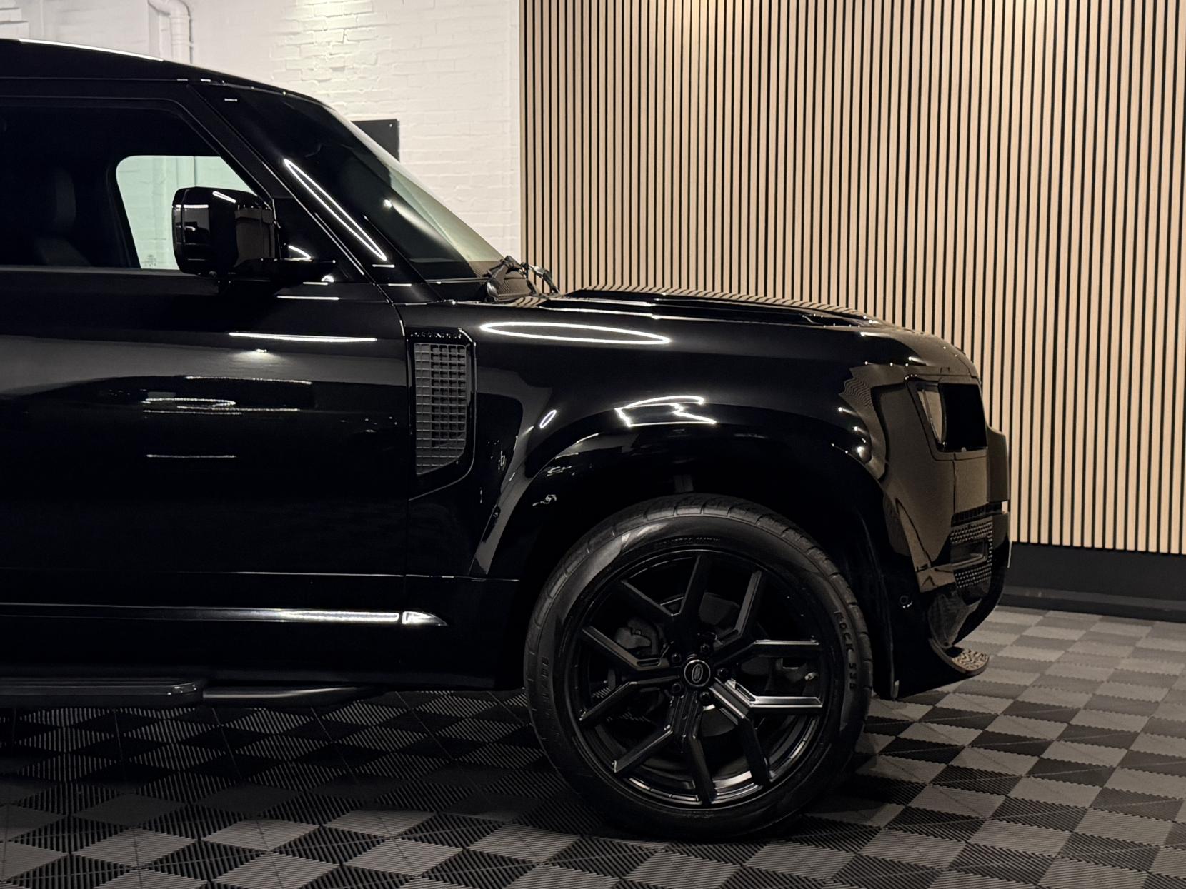 Land Rover Defender 90 3.0 D250 MHEV S Hard Top SUV 3dr Diesel Auto 4WD SWB Euro 6 (s/s) (250 ps)