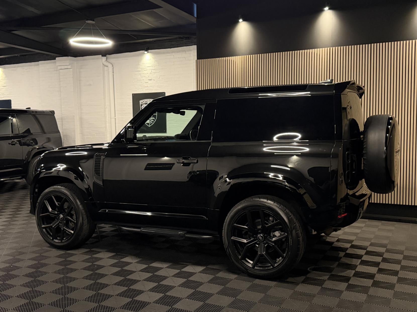 Land Rover Defender 90 3.0 D250 MHEV S Hard Top SUV 3dr Diesel Auto 4WD SWB Euro 6 (s/s) (250 ps)