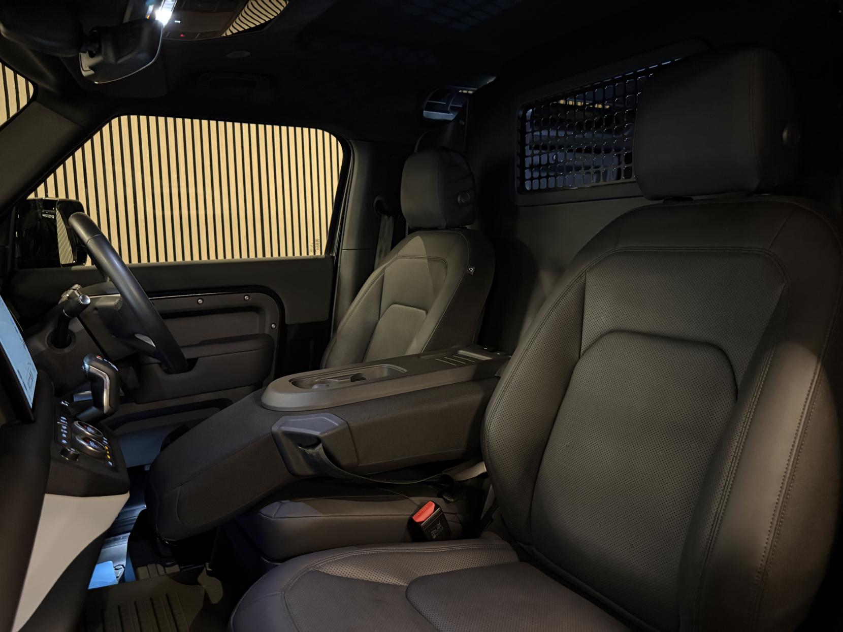 Land Rover Defender 90 3.0 D250 MHEV S Hard Top SUV 3dr Diesel Auto 4WD SWB Euro 6 (s/s) (250 ps)