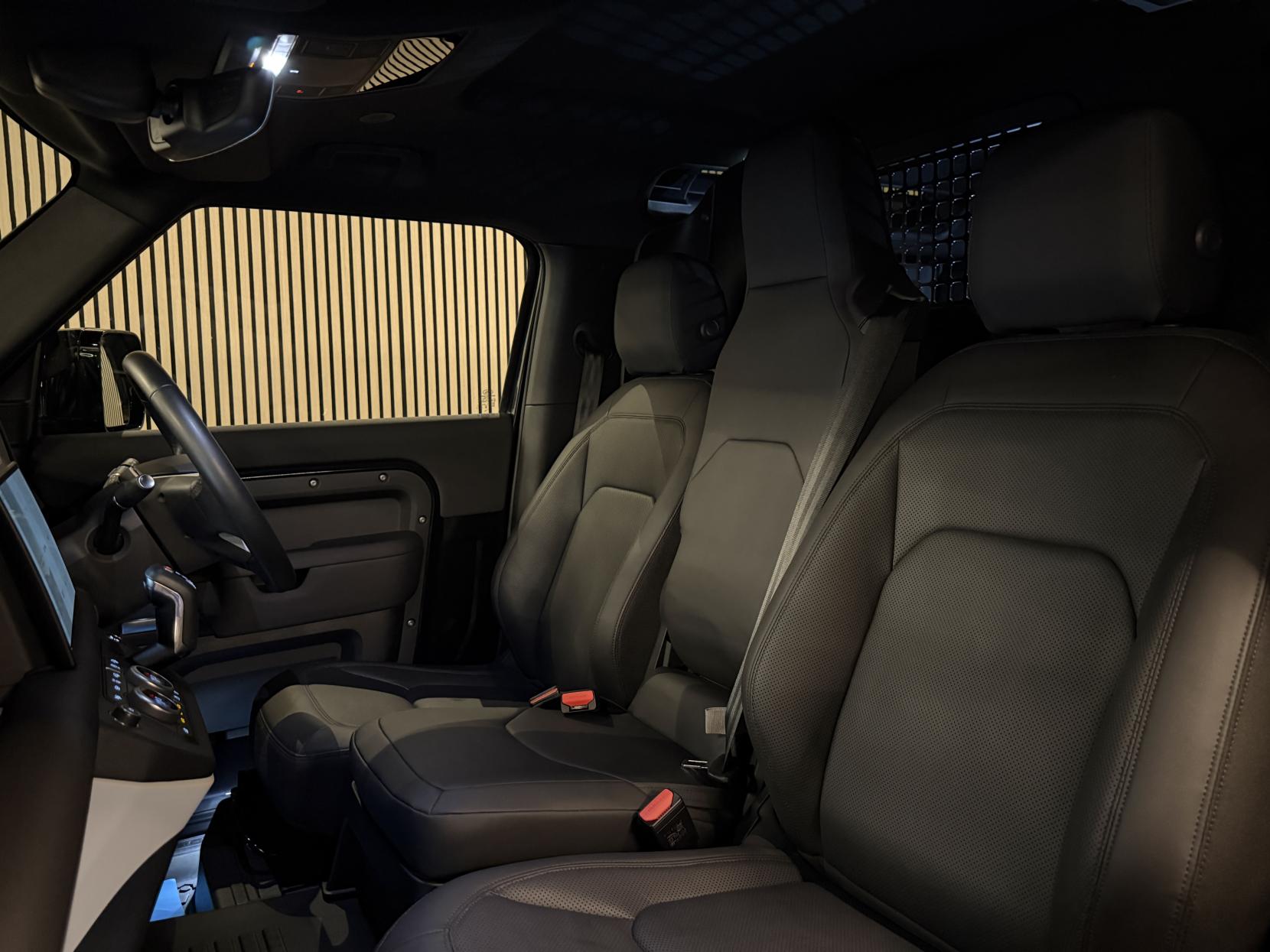 Land Rover Defender 90 3.0 D250 MHEV S Hard Top SUV 3dr Diesel Auto 4WD SWB Euro 6 (s/s) (250 ps)