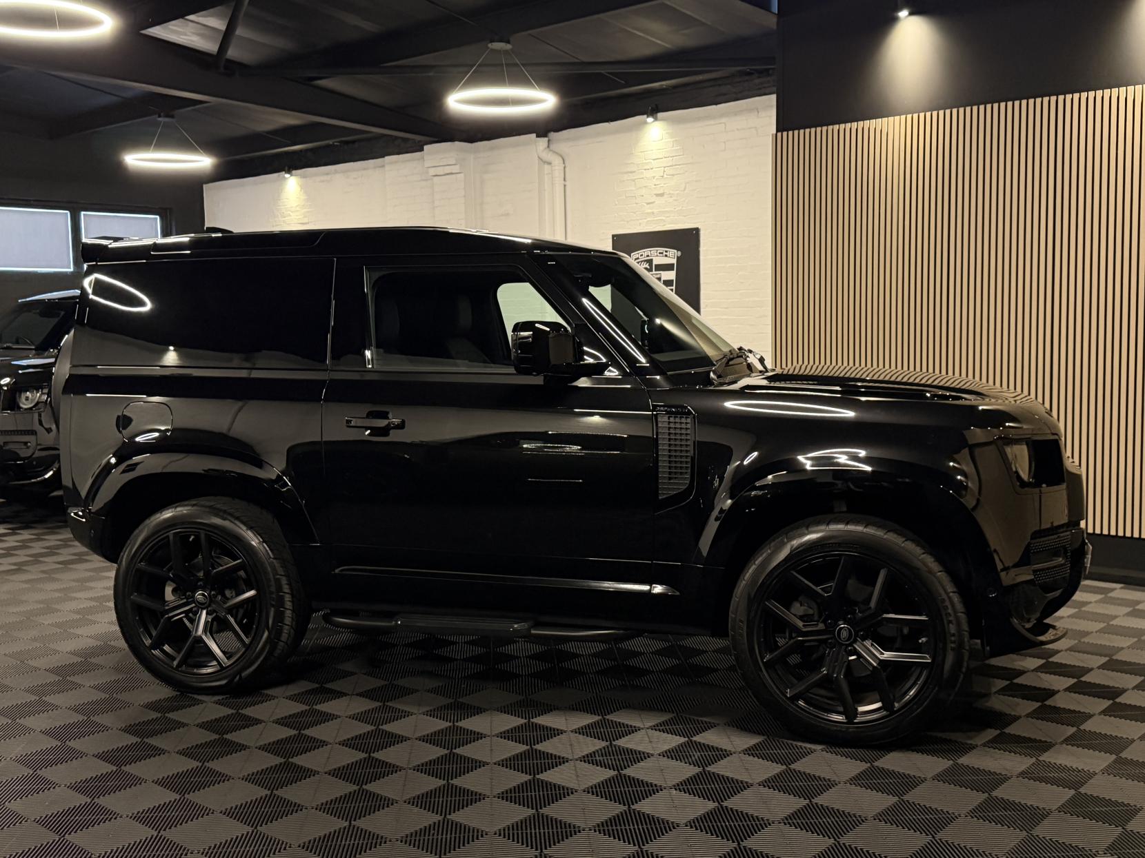 Land Rover Defender 90 3.0 D250 MHEV S Hard Top SUV 3dr Diesel Auto 4WD SWB Euro 6 (s/s) (250 ps)