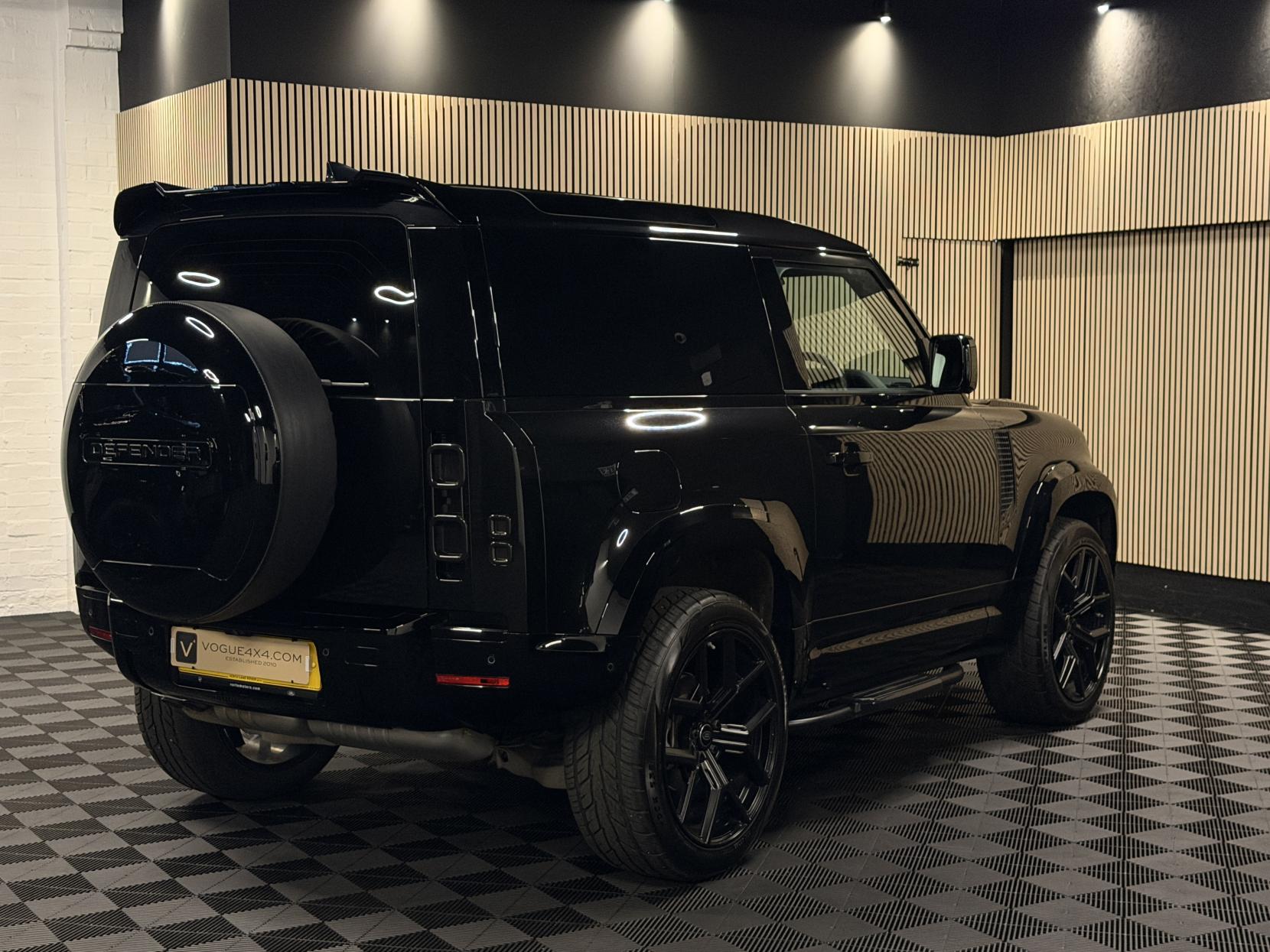 Land Rover Defender 90 3.0 D250 MHEV S Hard Top SUV 3dr Diesel Auto 4WD SWB Euro 6 (s/s) (250 ps)