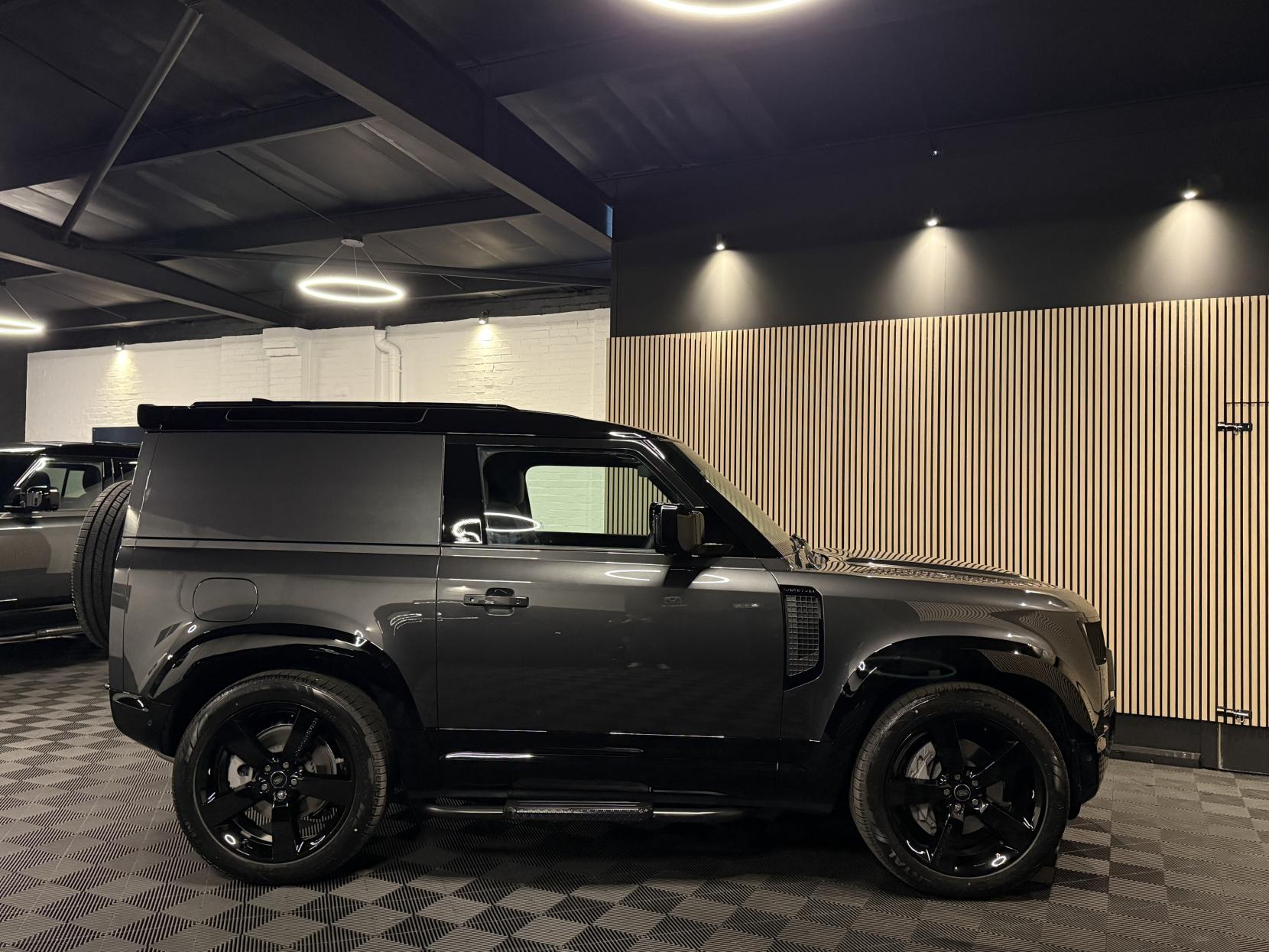Land Rover Defender 90 3.0 D350 MHEV X-Dynamic HSE Hard Top SUV 3dr Diesel Auto 4WD SWB Euro 6 (s/s) (350 ps)