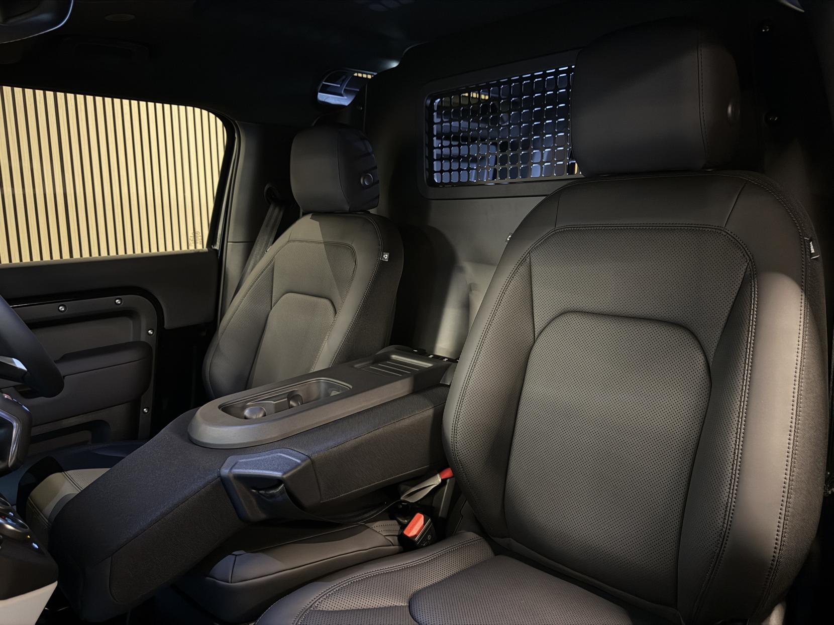 Land Rover Defender 90 3.0 D250 MHEV S Hard Top SUV 3dr Diesel Auto 4WD SWB Euro 6 (s/s) (249 ps)