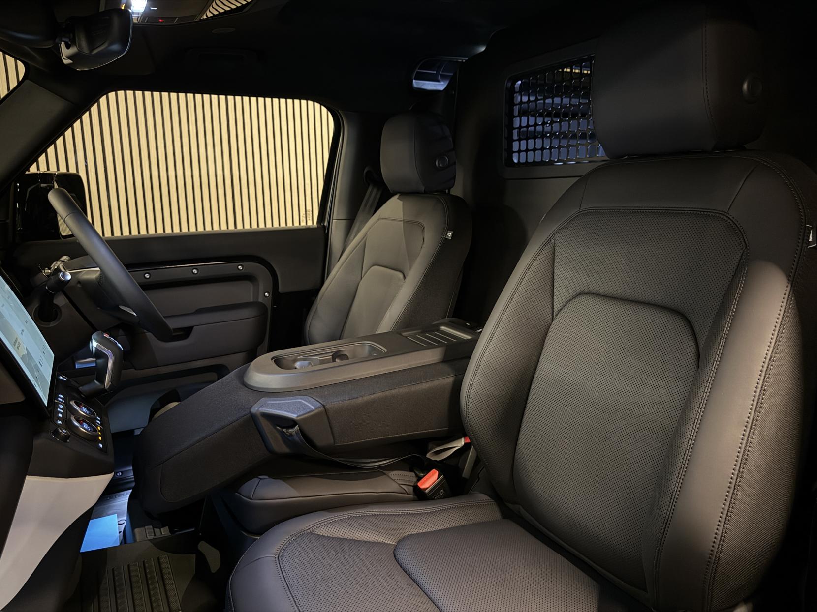 Land Rover Defender 90 3.0 D250 MHEV S Hard Top SUV 3dr Diesel Auto 4WD SWB Euro 6 (s/s) (249 ps)