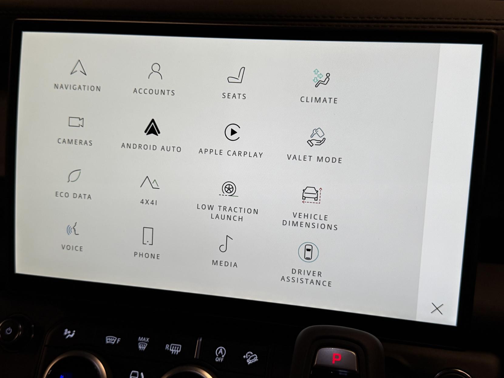 Land Rover Defender 90 3.0 D250 MHEV S Hard Top SUV 3dr Diesel Auto 4WD SWB Euro 6 (s/s) (249 ps)