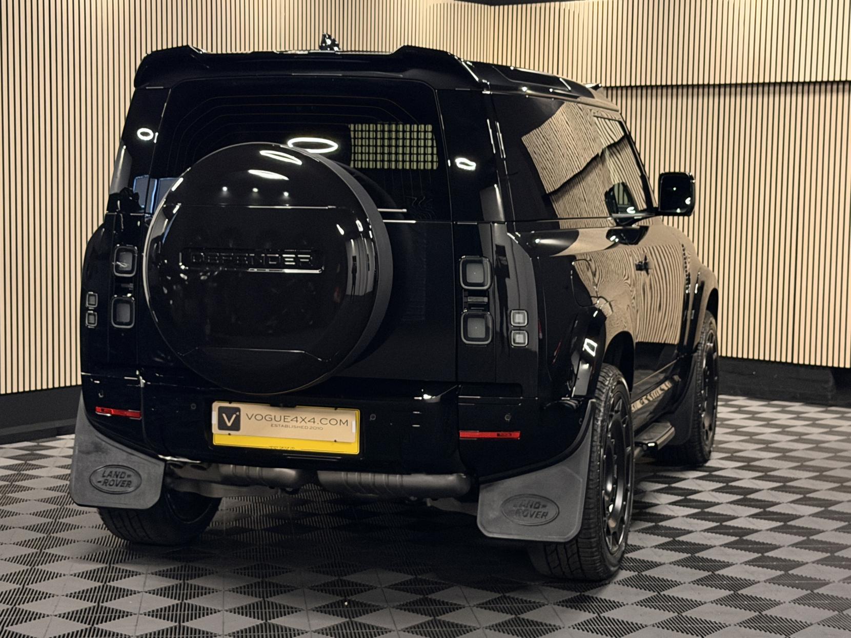 Land Rover Defender 90 3.0 D250 MHEV S Hard Top SUV 3dr Diesel Auto 4WD SWB Euro 6 (s/s) (249 ps)