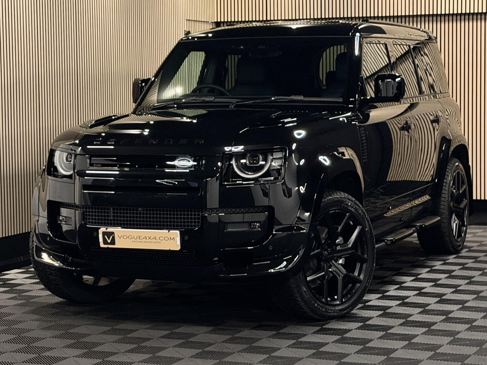 Land Rover Defender 110 3.0 D250 MHEV X-Dynamic HSE Hard Top SUV 5dr Diesel Auto 4WD MWB Euro 6 (s/s) (249 ps)