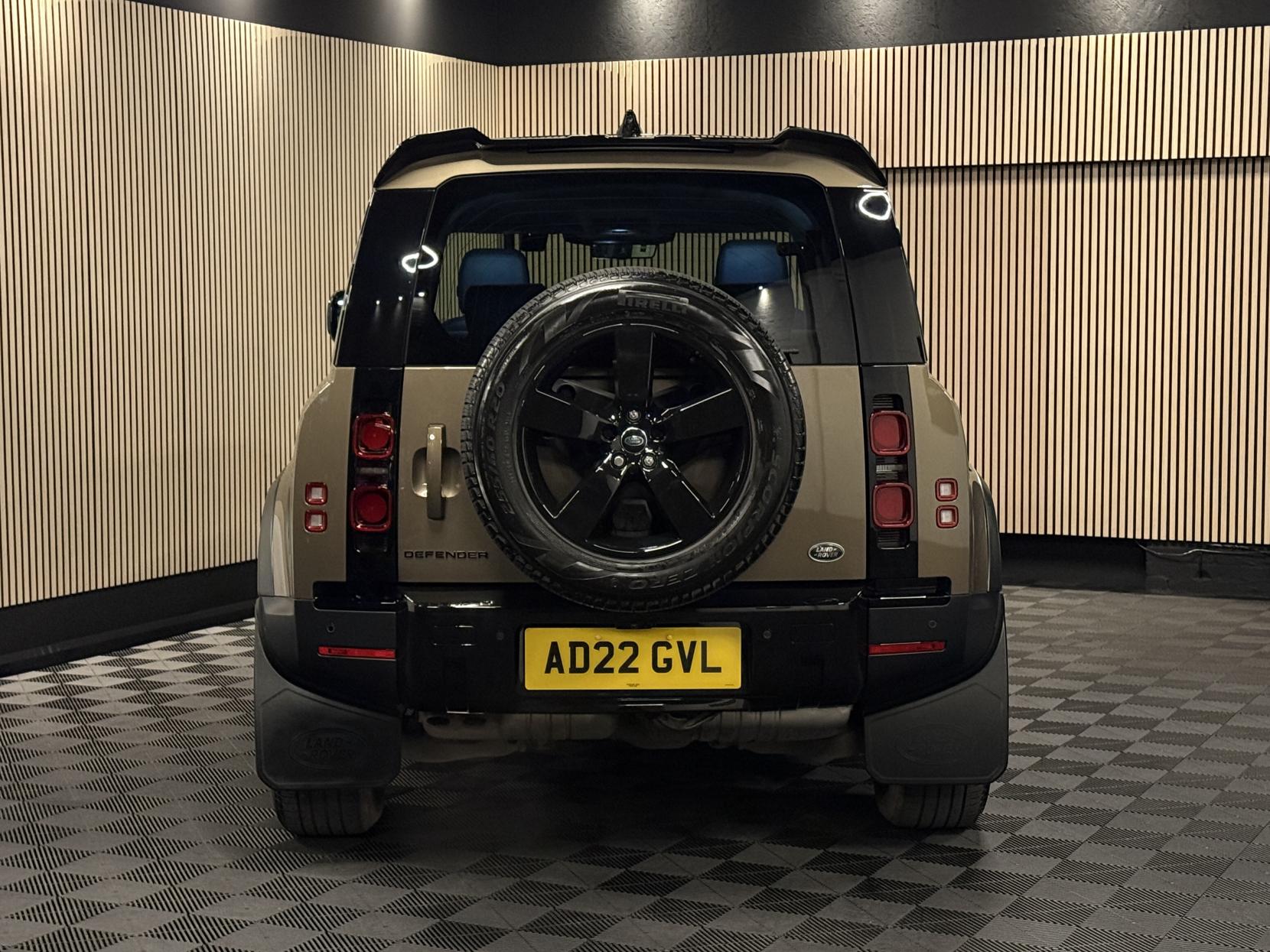 Land Rover Defender 110 3.0 D250 MHEV SE Hard Top SUV 5dr Diesel Auto 4WD MWB Euro 6 (s/s) (250 ps)