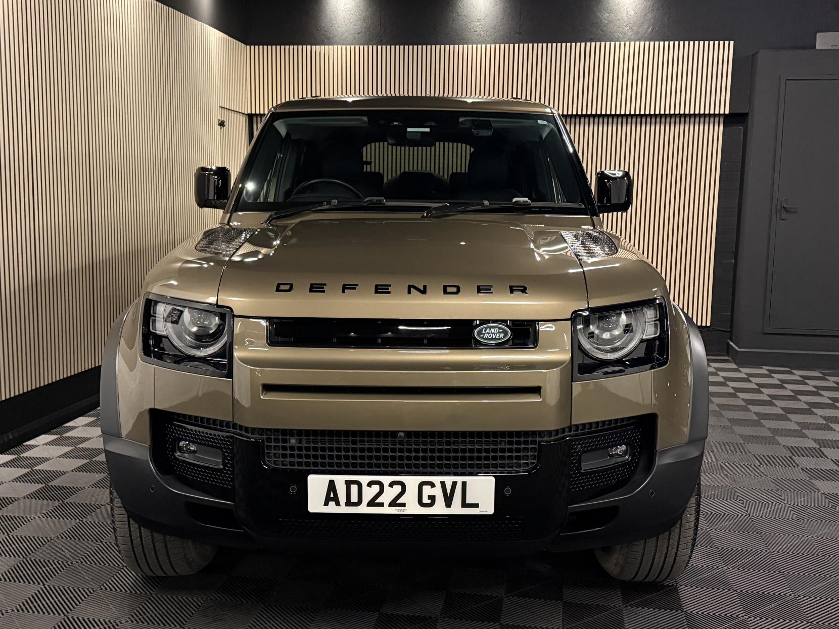 Land Rover Defender 110 3.0 D250 MHEV SE Hard Top SUV 5dr Diesel Auto 4WD MWB Euro 6 (s/s) (250 ps)