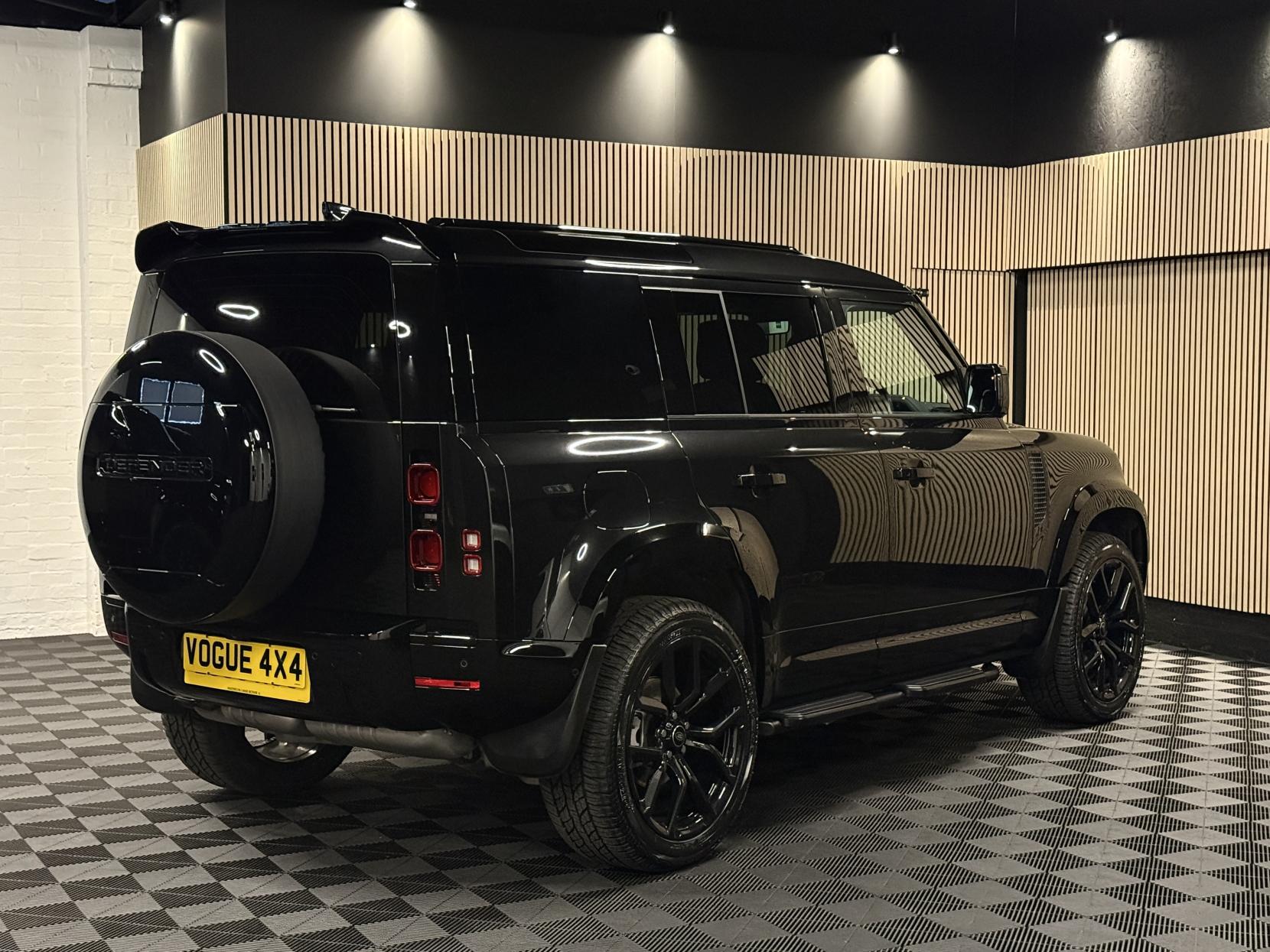Land Rover Defender 110 3.0 D250 MHEV HSE Hard Top SUV 5dr Diesel Auto 4WD MWB Euro 6 (s/s) (250 ps)