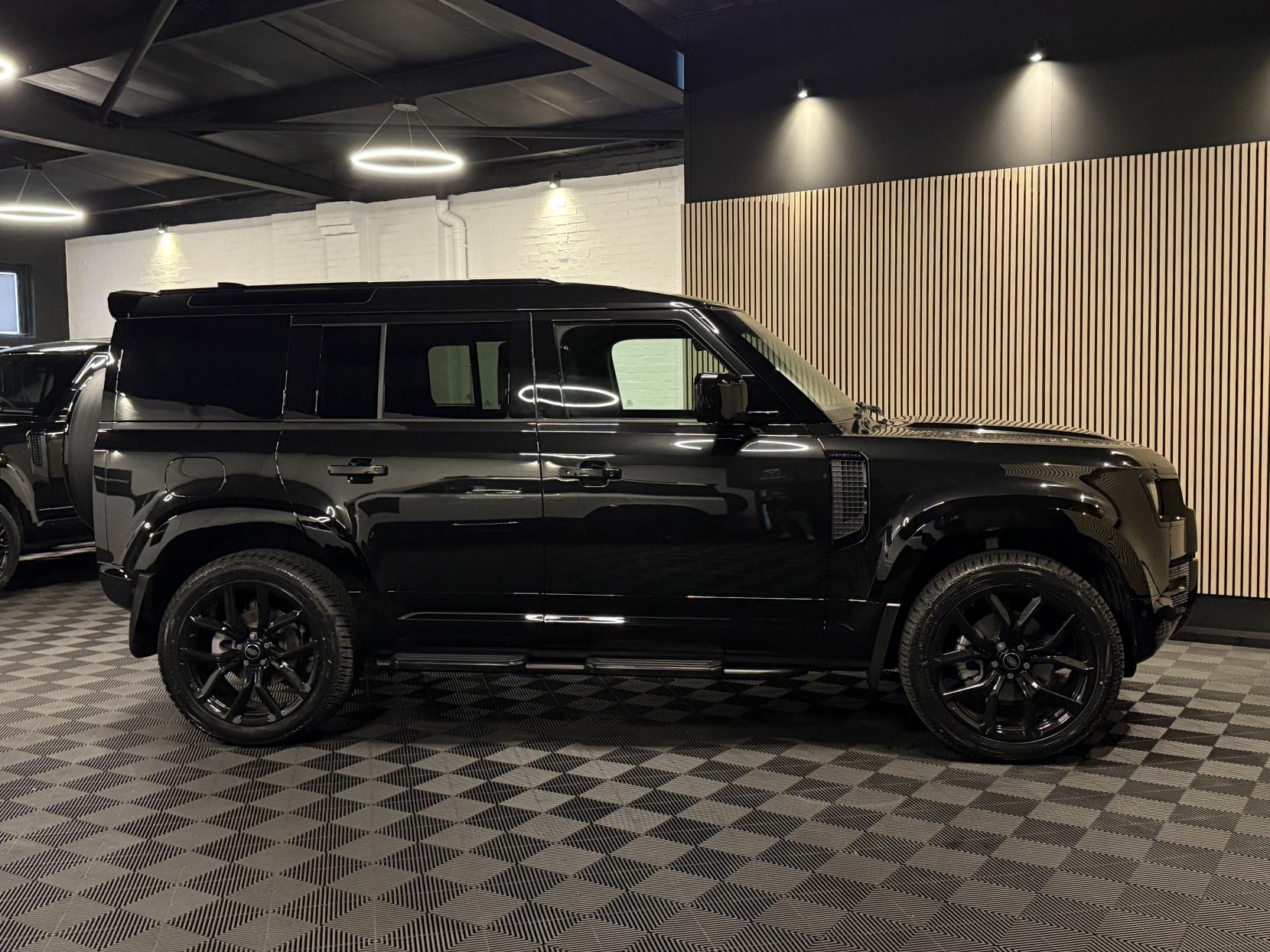 Land Rover Defender 110 3.0 D250 MHEV HSE Hard Top SUV 5dr Diesel Auto 4WD MWB Euro 6 (s/s) (250 ps)