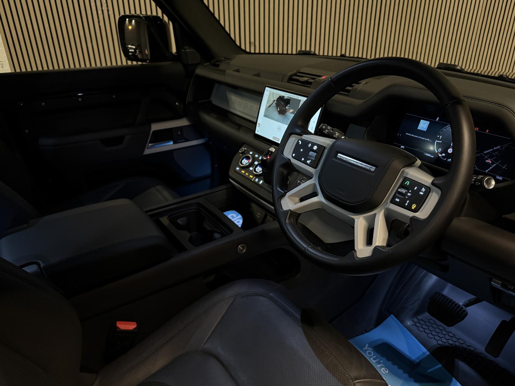 Land Rover Defender 110 3.0 D250 MHEV HSE Hard Top SUV 5dr Diesel Auto 4WD MWB Euro 6 (s/s) (250 ps)