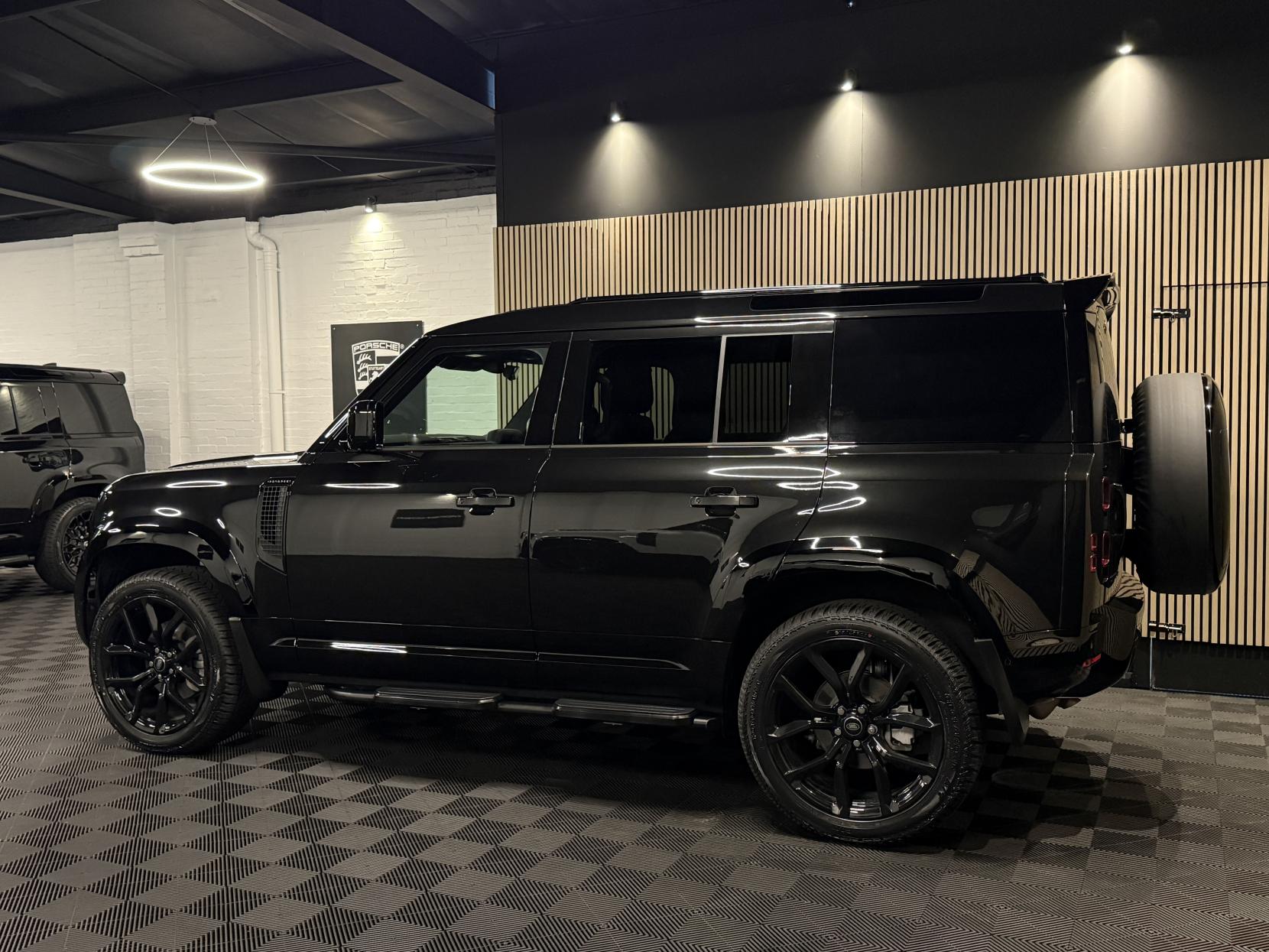 Land Rover Defender 110 3.0 D250 MHEV HSE Hard Top SUV 5dr Diesel Auto 4WD MWB Euro 6 (s/s) (250 ps)