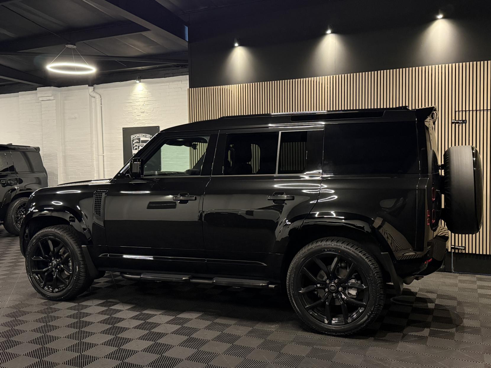 Land Rover Defender 110 3.0 D250 MHEV HSE Hard Top SUV 5dr Diesel Auto 4WD MWB Euro 6 (s/s) (250 ps)