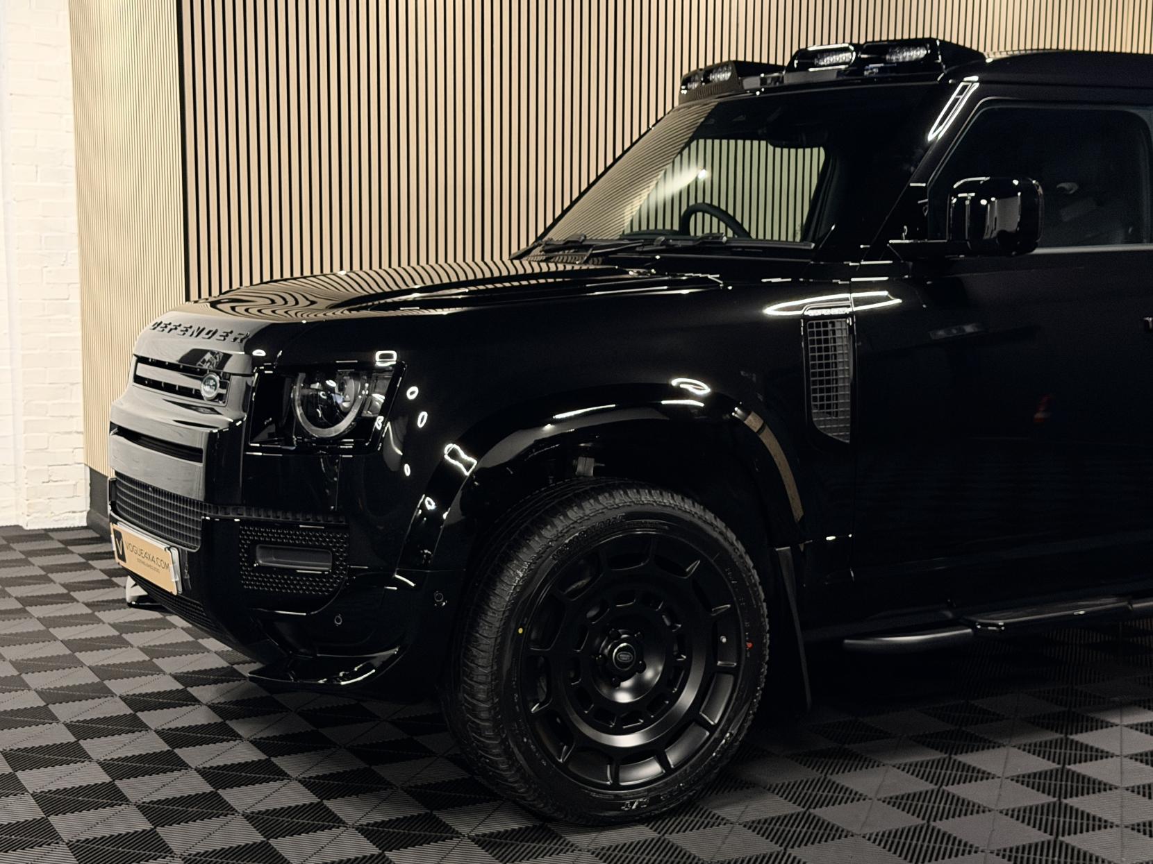 Land Rover Defender 90 3.0 D250 MHEV S Hard Top SUV 3dr Diesel Auto 4WD SWB Euro 6 (s/s) (249 ps)