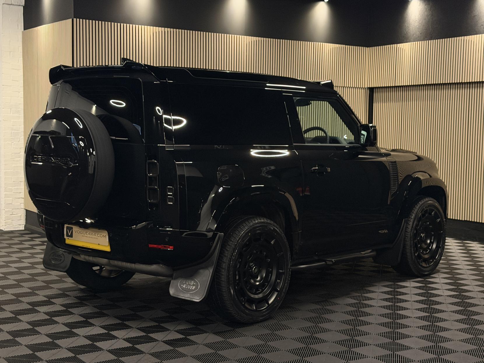 Land Rover Defender 90 3.0 D250 MHEV S Hard Top SUV 3dr Diesel Auto 4WD SWB Euro 6 (s/s) (249 ps)