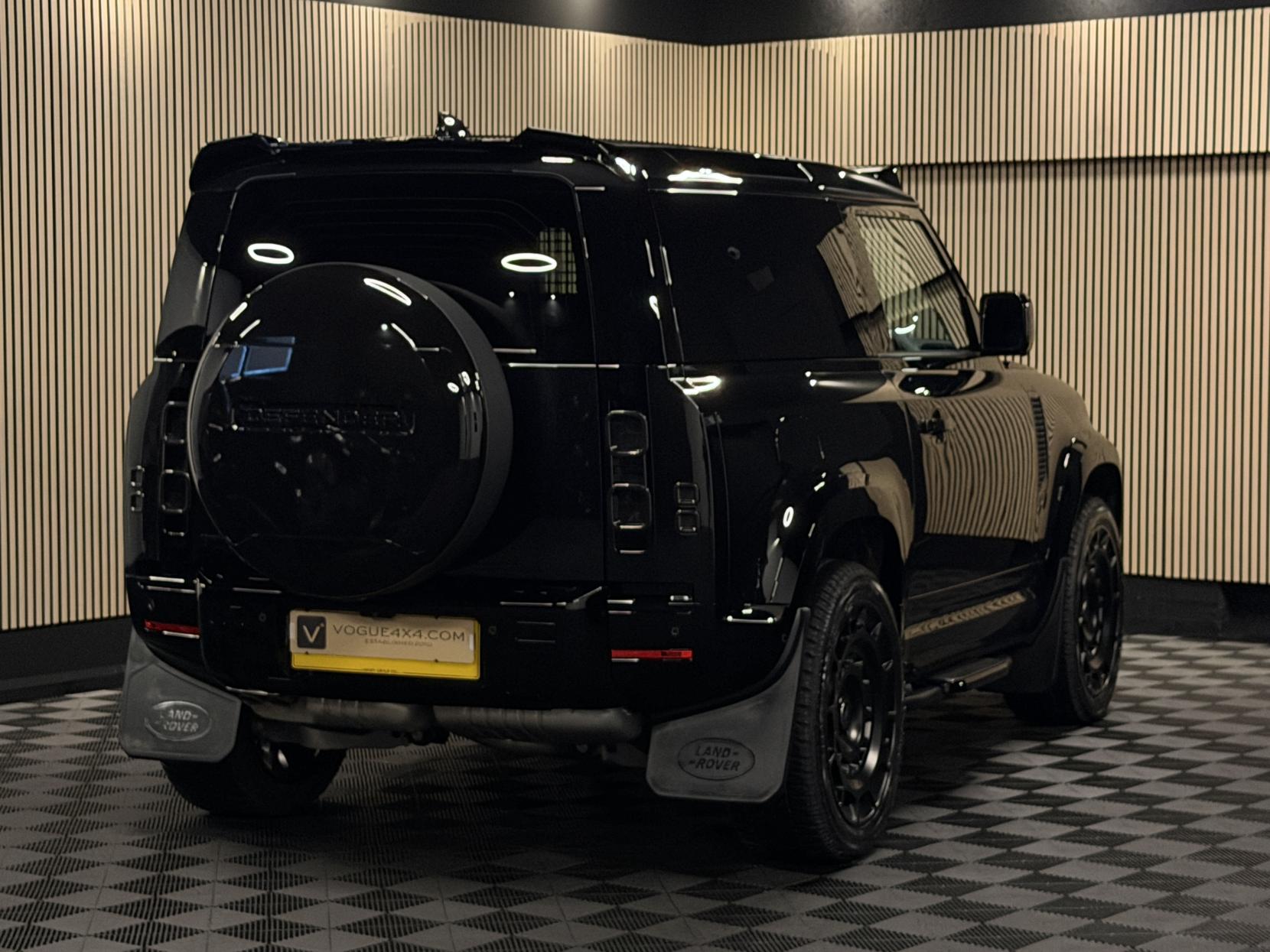 Land Rover Defender 90 3.0 D250 MHEV S Hard Top SUV 3dr Diesel Auto 4WD SWB Euro 6 (s/s) (249 ps)