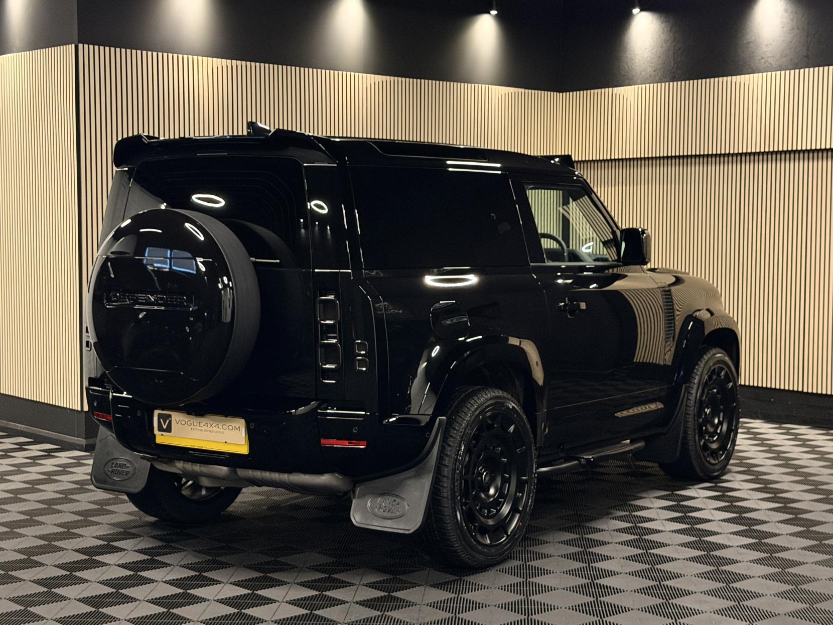 Land Rover Defender 90 3.0 D250 MHEV S Hard Top SUV 3dr Diesel Auto 4WD SWB Euro 6 (s/s) (249 ps)