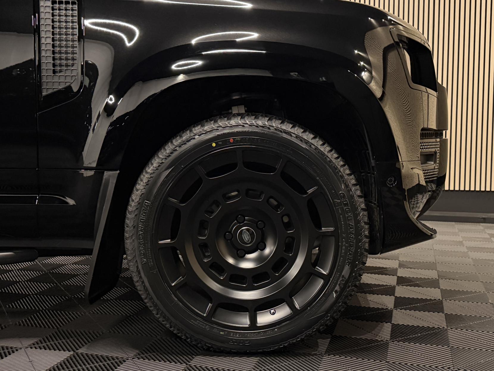 Land Rover Defender 90 3.0 D250 MHEV S Hard Top SUV 3dr Diesel Auto 4WD SWB Euro 6 (s/s) (249 ps)