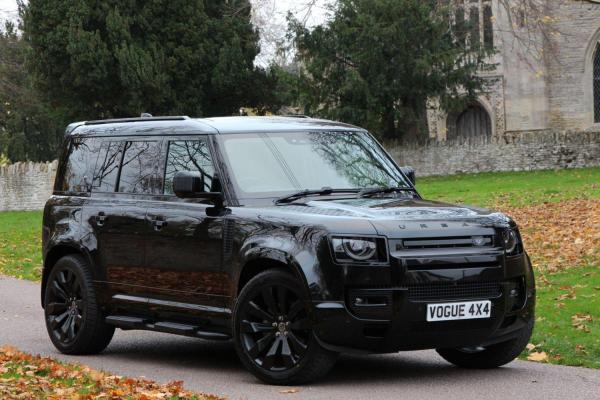 Land Rover DEFENDER 110 P300 HSE PETROL - 7 SEATS - URBAN STYLING - PAN ROOF - TOW