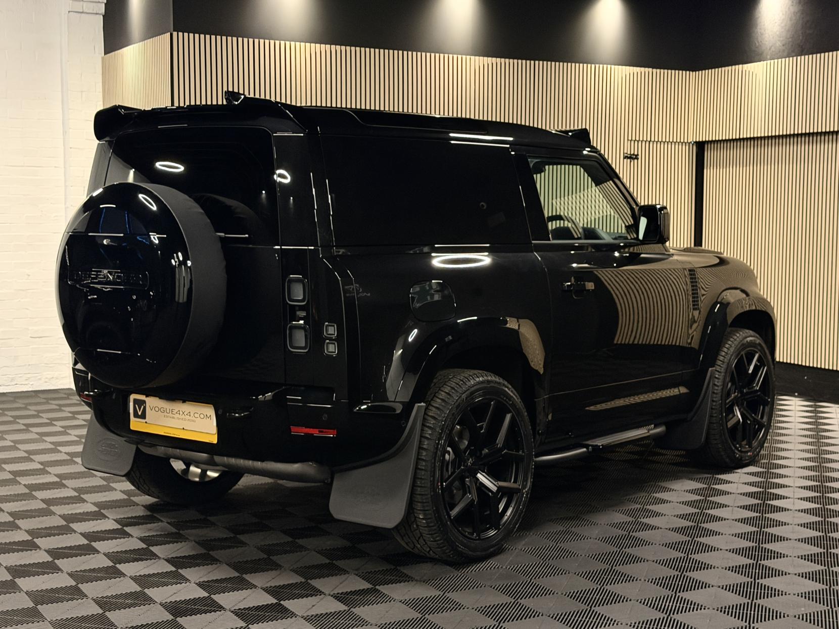 Land Rover Defender 90 3.0 D250 MHEV X-Dynamic HSE Hard Top SUV 3dr Diesel Auto 4WD SWB Euro 6 (s/s) (249 ps)