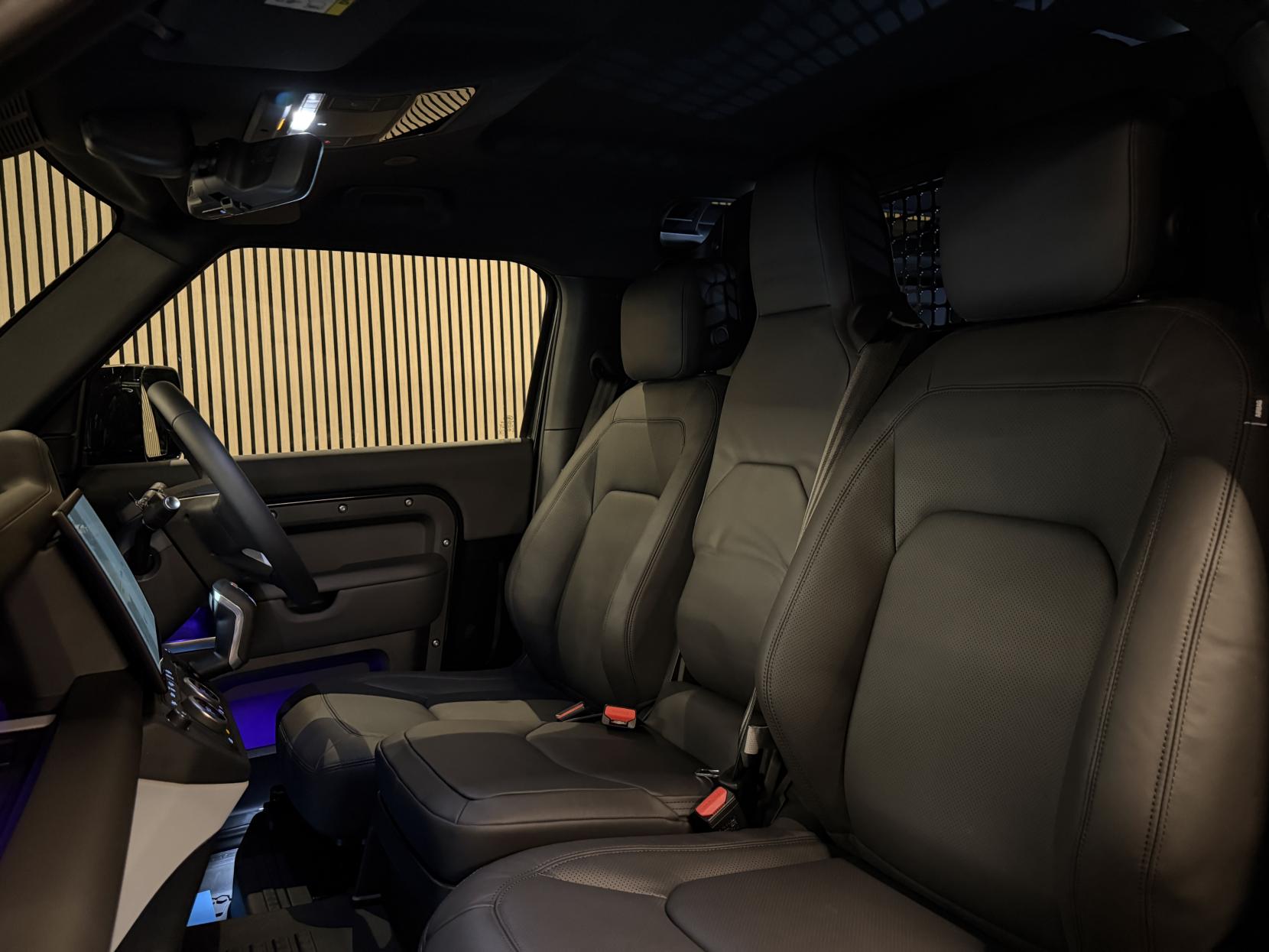 Land Rover Defender 90 3.0 D250 MHEV X-Dynamic HSE Hard Top SUV 3dr Diesel Auto 4WD SWB Euro 6 (s/s) (249 ps)