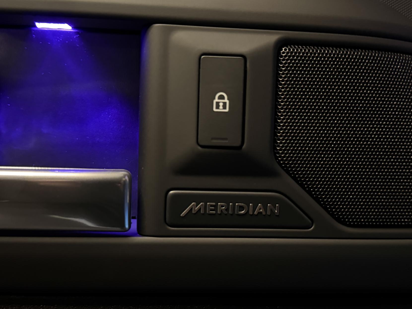 Land Rover Defender 90 3.0 D250 MHEV X-Dynamic HSE Hard Top SUV 3dr Diesel Auto 4WD SWB Euro 6 (s/s) (249 ps)