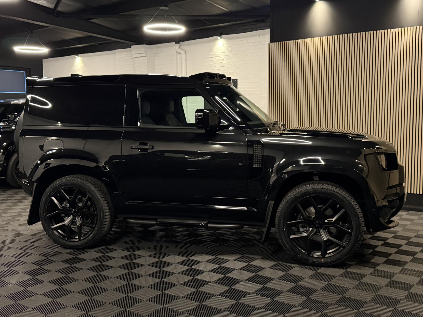 Land Rover Defender 90 3.0 D250 MHEV X-Dynamic HSE Hard Top SUV 3dr Diesel Auto 4WD SWB Euro 6 (s/s) (249 ps)