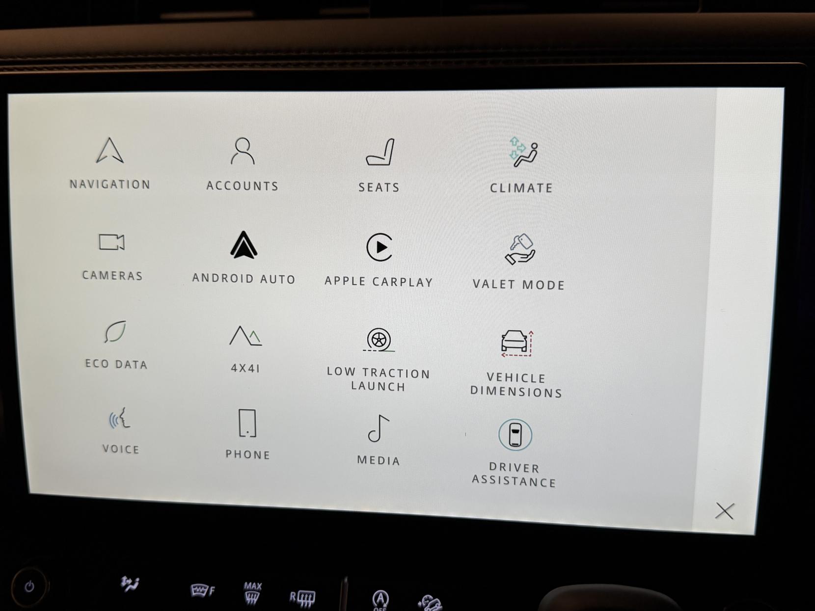 Land Rover Defender 90 3.0 D250 MHEV X-Dynamic HSE Hard Top SUV 3dr Diesel Auto 4WD SWB Euro 6 (s/s) (249 ps)