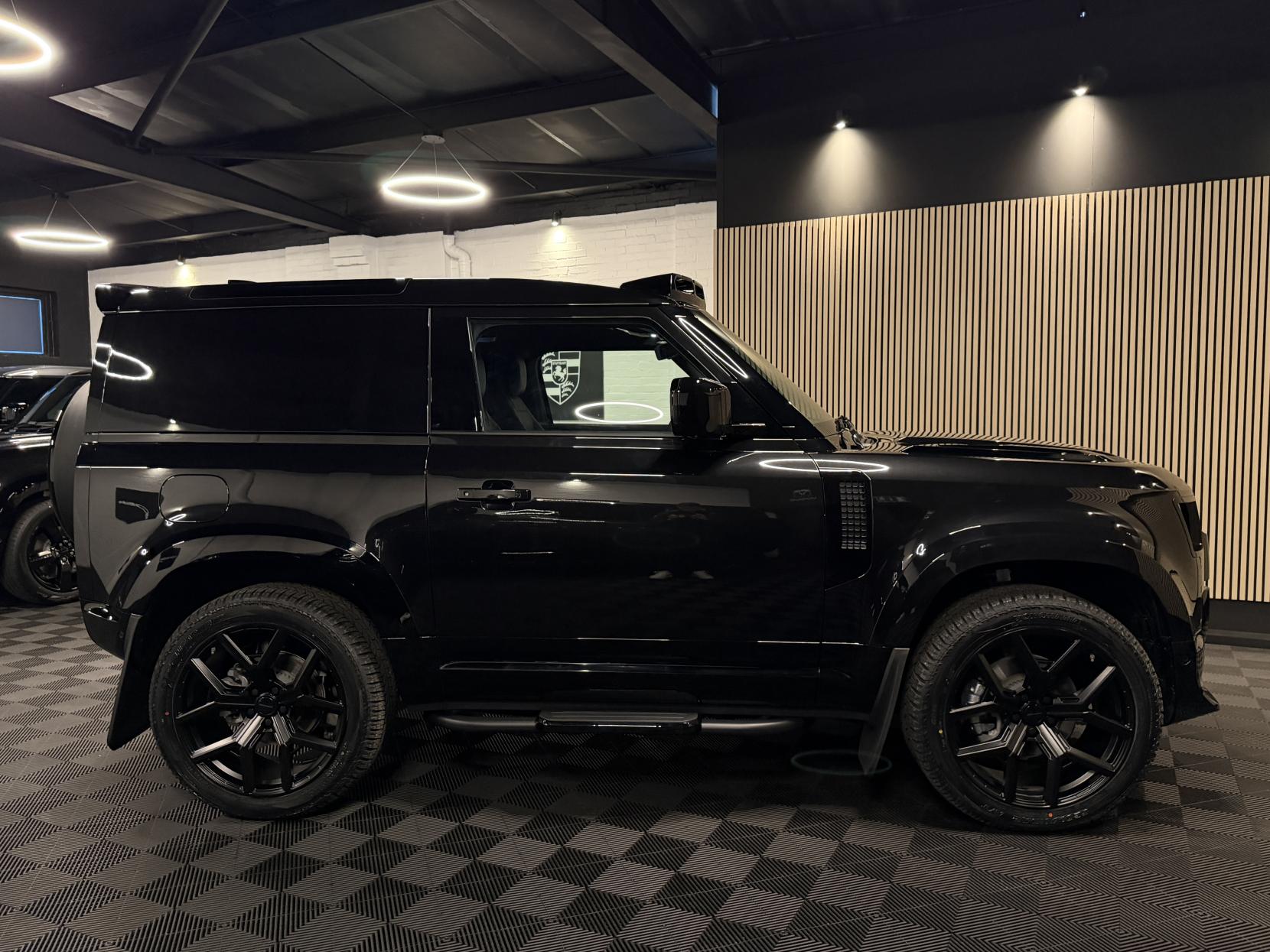 Land Rover Defender 90 3.0 D250 MHEV X-Dynamic HSE Hard Top SUV 3dr Diesel Auto 4WD SWB Euro 6 (s/s) (249 ps)