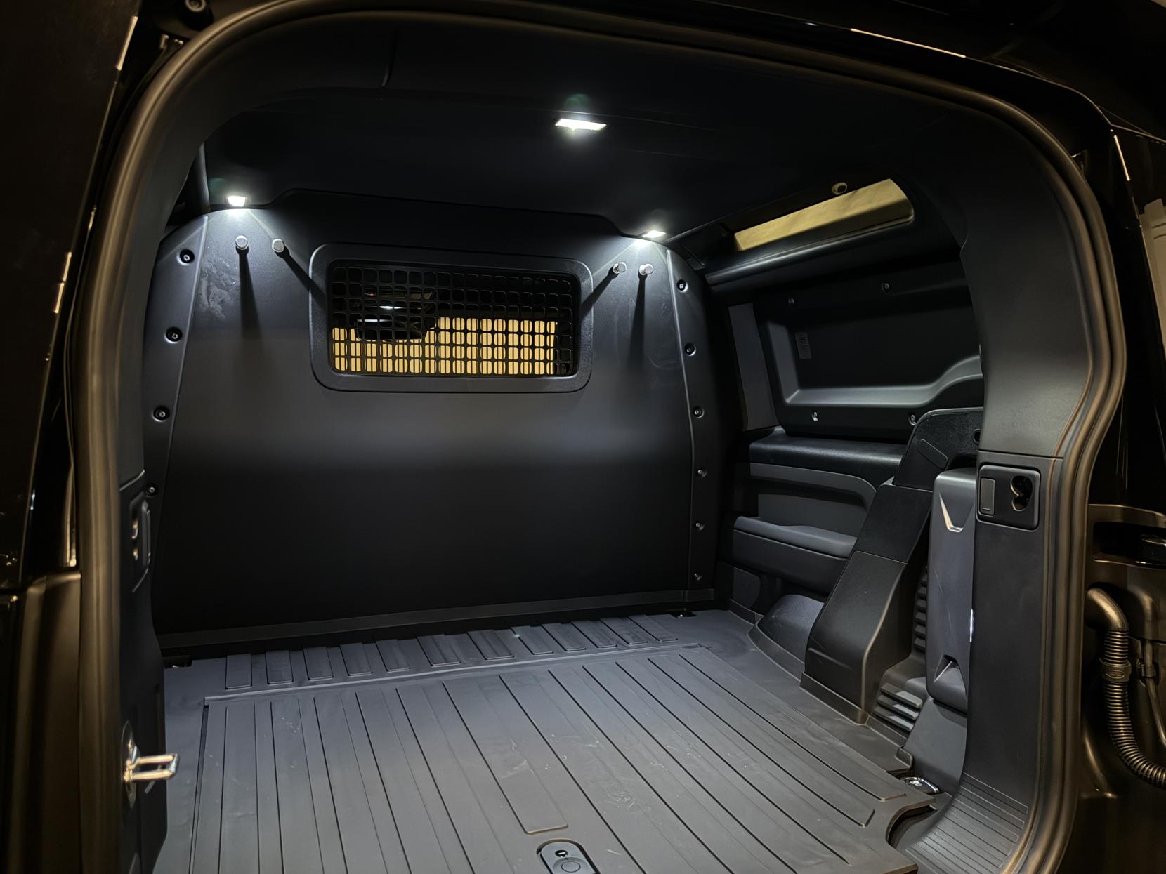 Land Rover Defender 90 3.0 D250 MHEV X-Dynamic HSE Hard Top SUV 3dr Diesel Auto 4WD SWB Euro 6 (s/s) (249 ps)