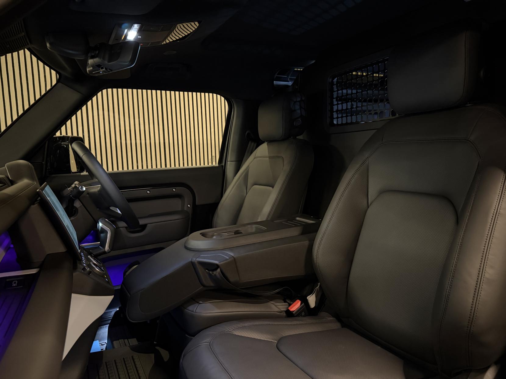 Land Rover Defender 90 3.0 D250 MHEV X-Dynamic HSE Hard Top SUV 3dr Diesel Auto 4WD SWB Euro 6 (s/s) (249 ps)