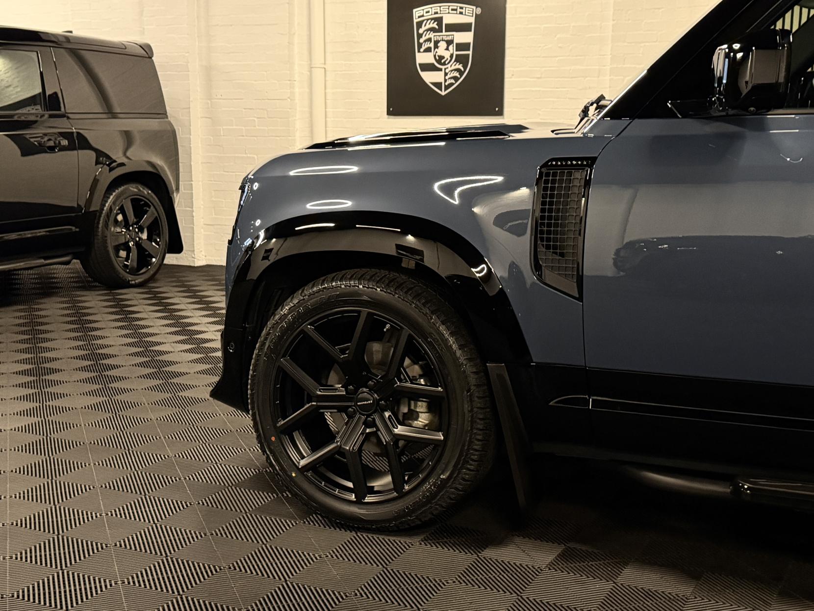 Land Rover Defender 110 3.0 D250 MHEV SE Hard Top SUV 5dr Diesel Auto 4WD MWB Euro 6 (s/s) (250 ps)