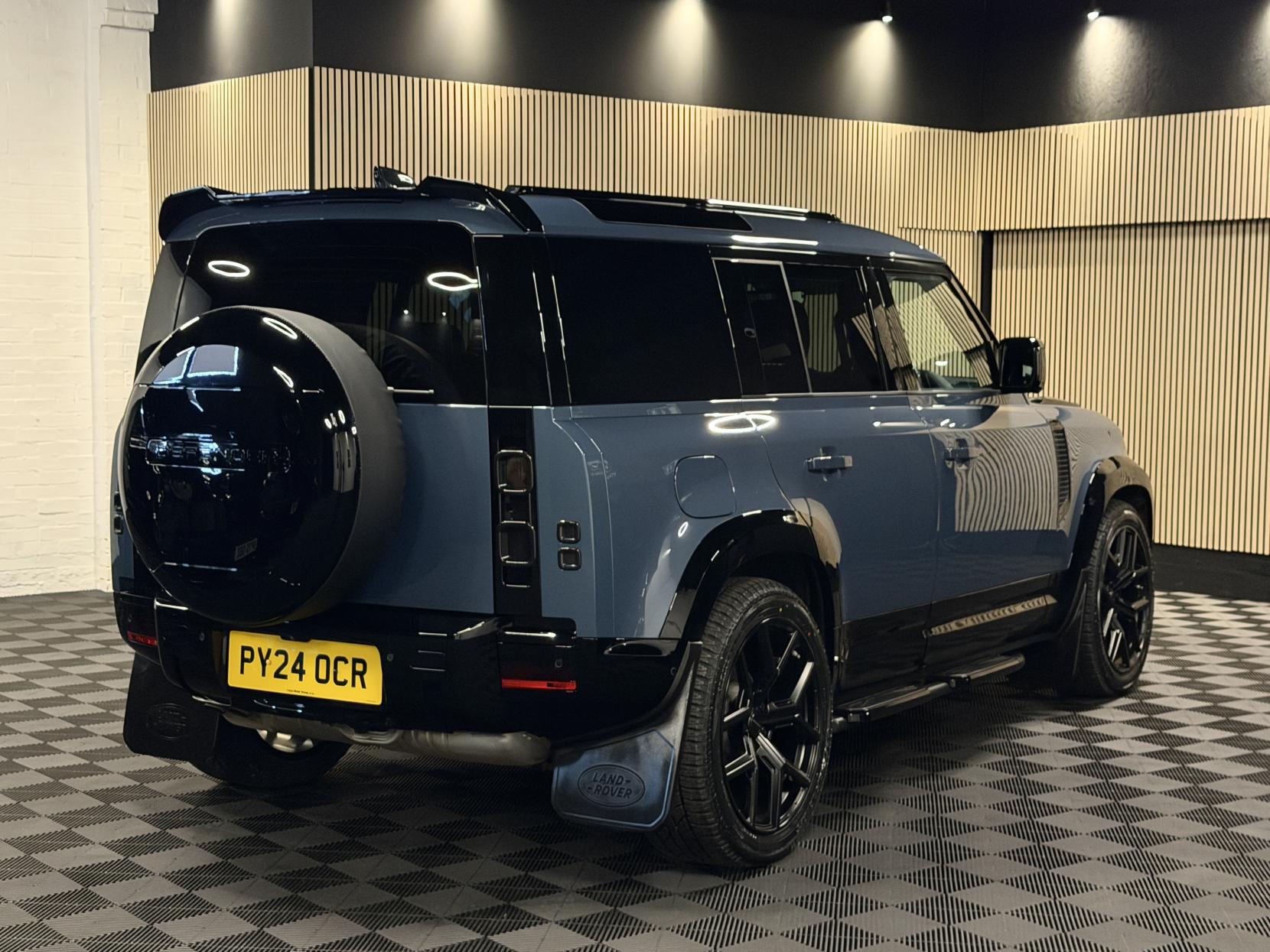 Land Rover Defender 110 3.0 D250 MHEV SE Hard Top SUV 5dr Diesel Auto 4WD MWB Euro 6 (s/s) (250 ps)