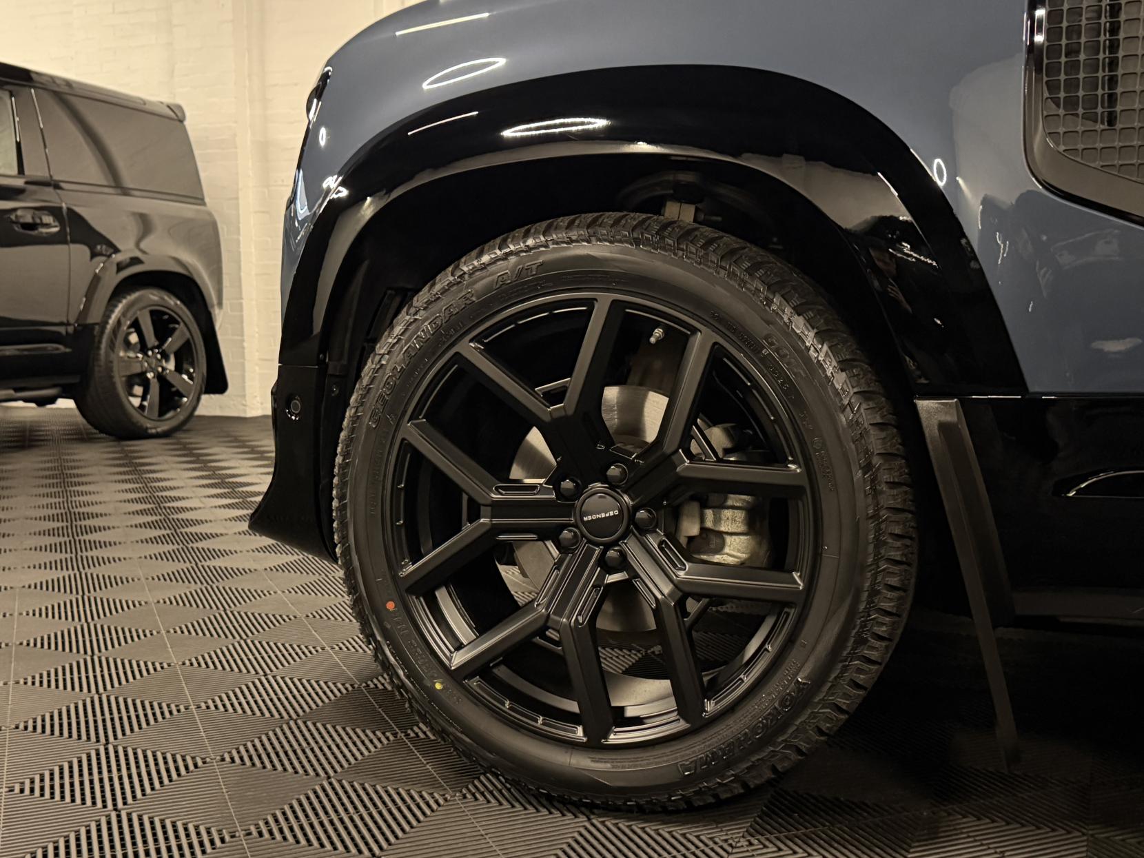 Land Rover Defender 110 3.0 D250 MHEV SE Hard Top SUV 5dr Diesel Auto 4WD MWB Euro 6 (s/s) (250 ps)