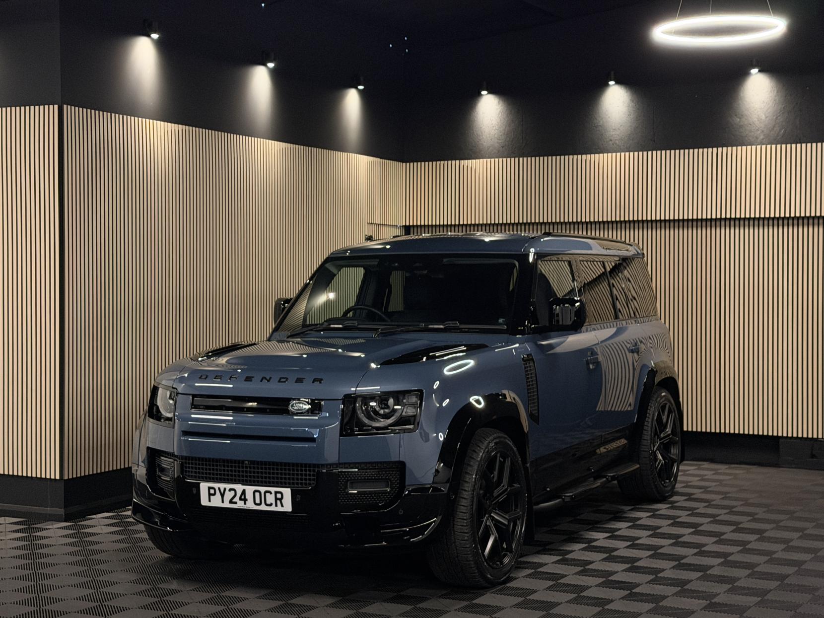 Land Rover Defender 110 3.0 D250 MHEV SE Hard Top SUV 5dr Diesel Auto 4WD MWB Euro 6 (s/s) (250 ps)