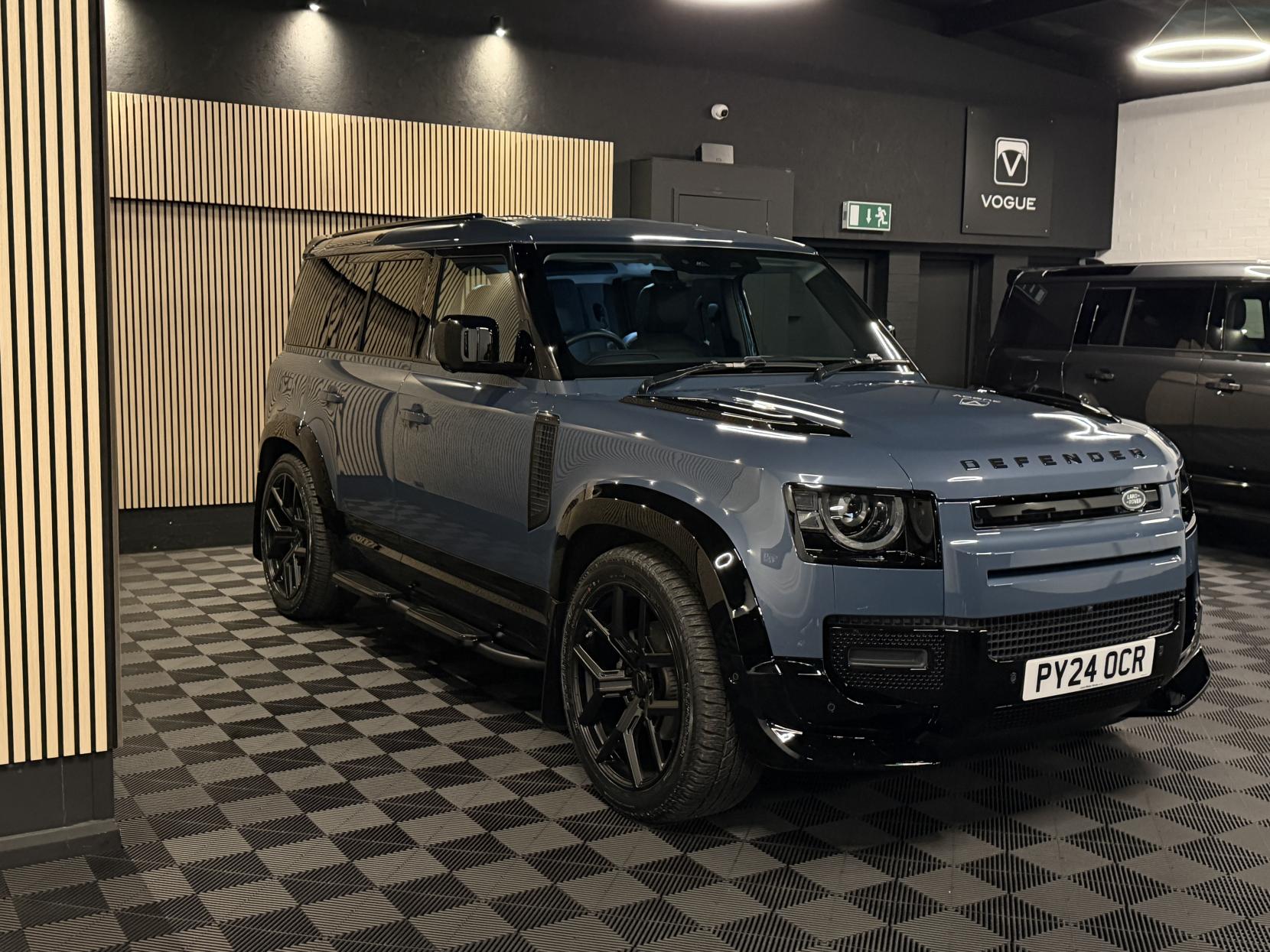 Land Rover Defender 110 3.0 D250 MHEV SE Hard Top SUV 5dr Diesel Auto 4WD MWB Euro 6 (s/s) (250 ps)