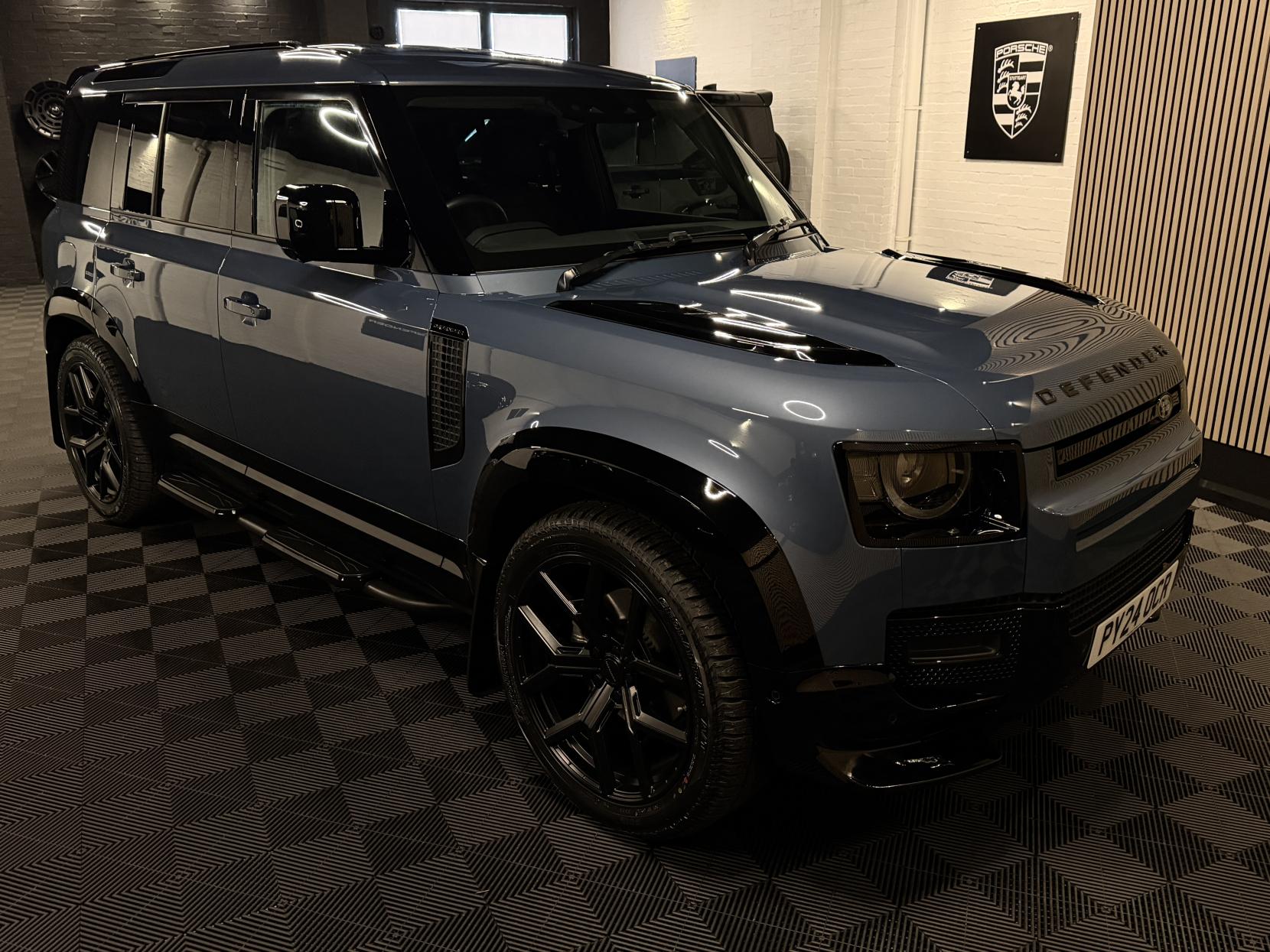 Land Rover Defender 110 3.0 D250 MHEV SE Hard Top SUV 5dr Diesel Auto 4WD MWB Euro 6 (s/s) (250 ps)