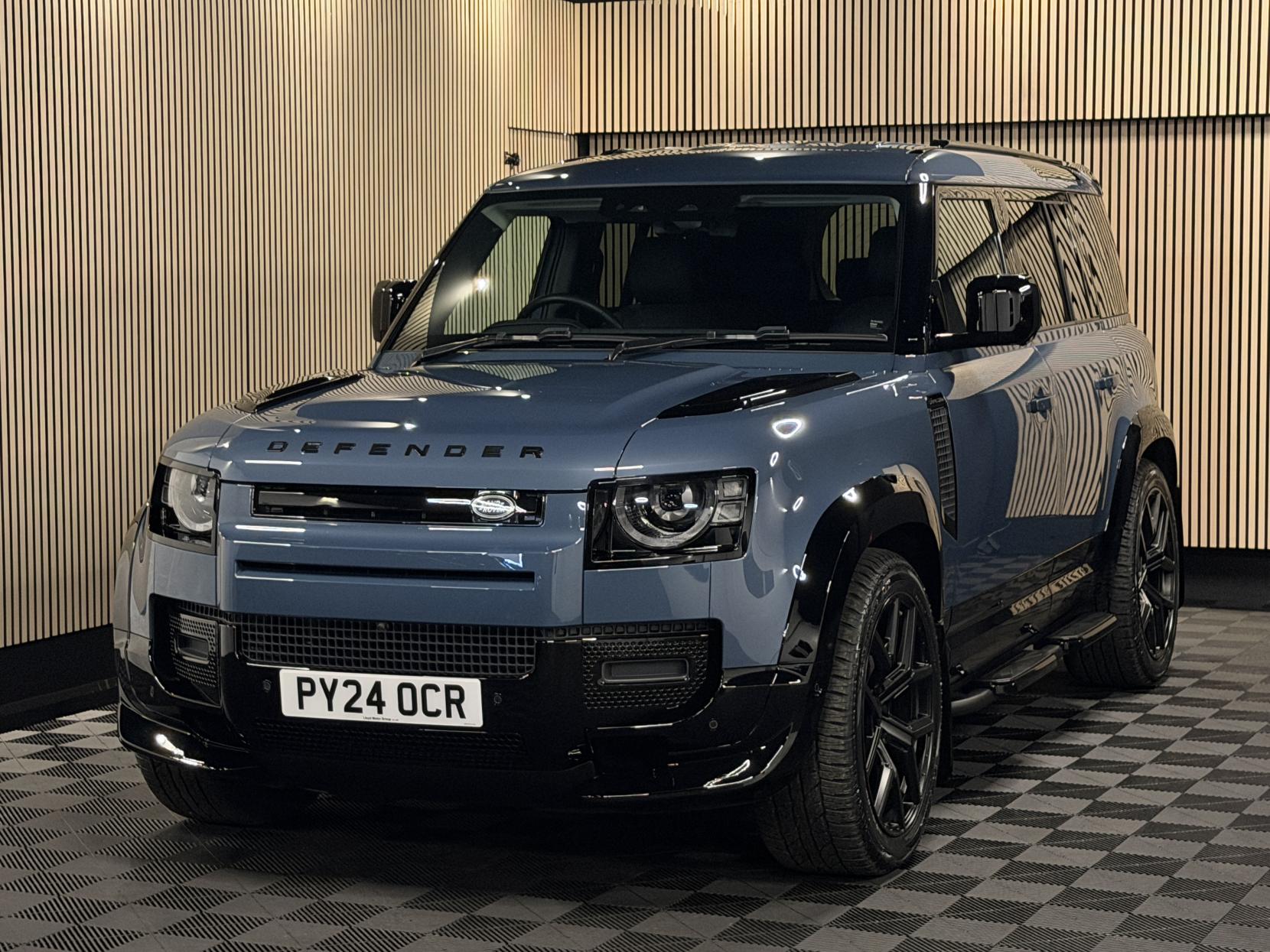 Land Rover Defender 110 3.0 D250 MHEV SE Hard Top SUV 5dr Diesel Auto 4WD MWB Euro 6 (s/s) (250 ps)