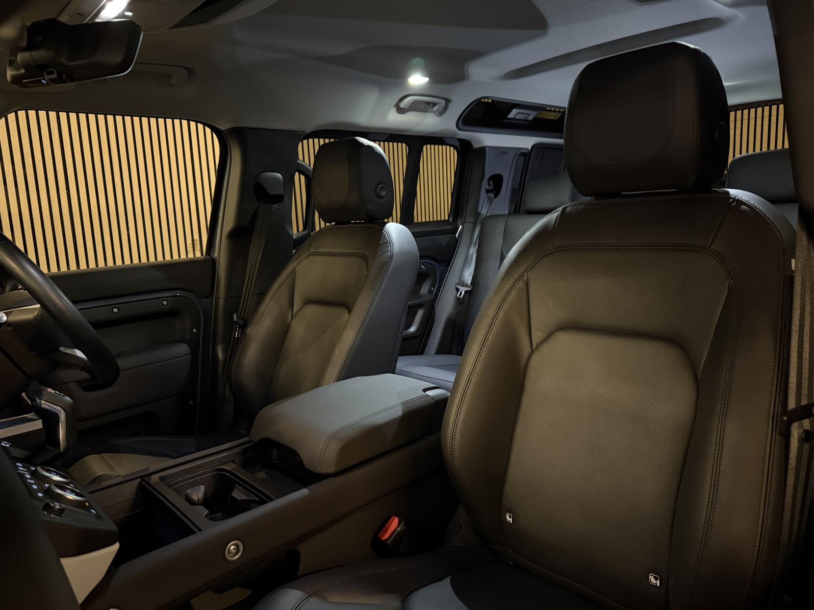 Land Rover Defender 110 3.0 D250 MHEV SE Hard Top SUV 5dr Diesel Auto 4WD MWB Euro 6 (s/s) (250 ps)