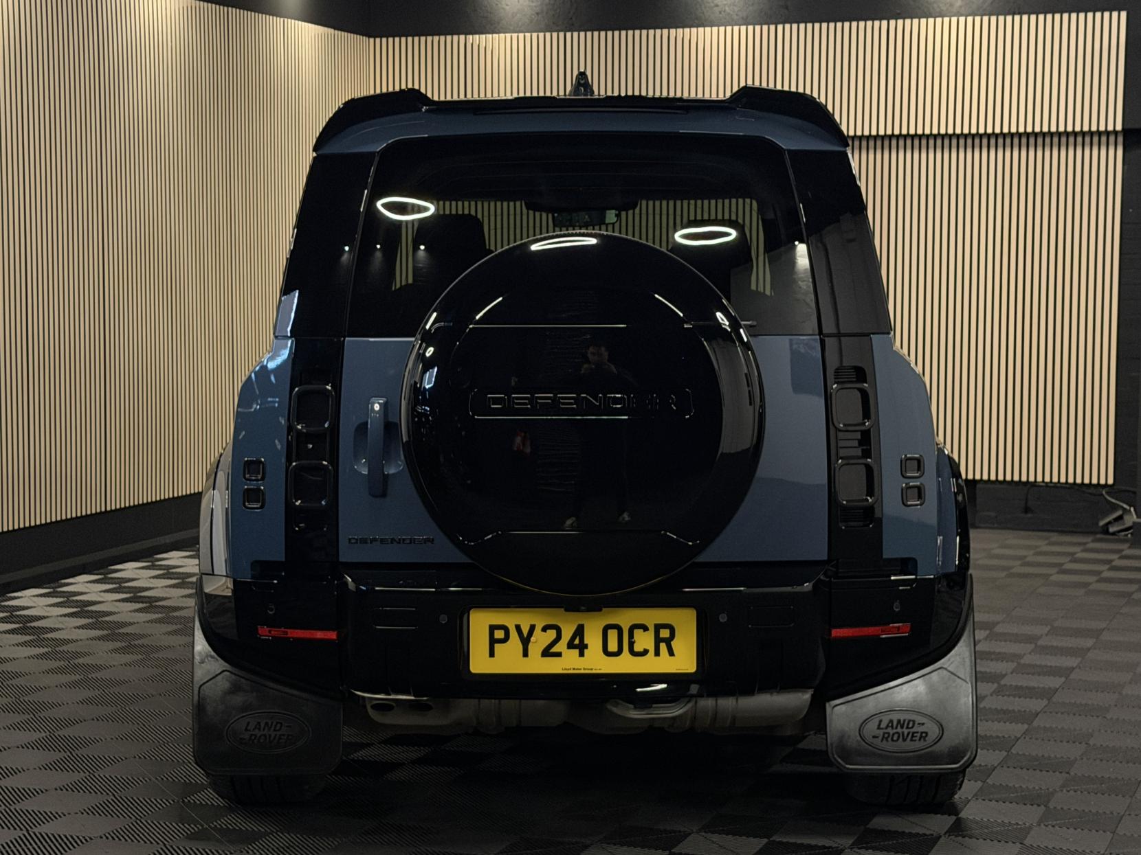 Land Rover Defender 110 3.0 D250 MHEV SE Hard Top SUV 5dr Diesel Auto 4WD MWB Euro 6 (s/s) (250 ps)